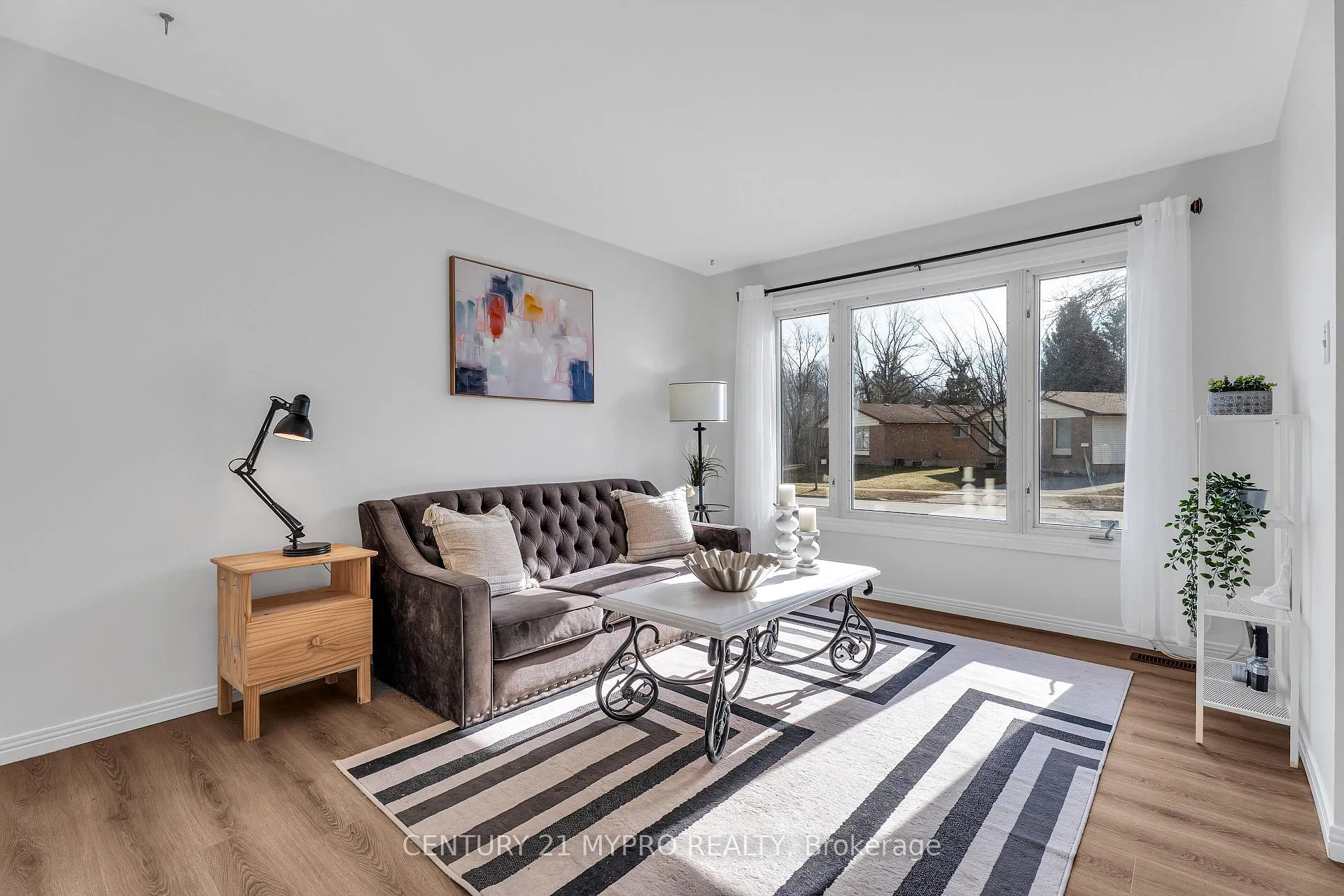 Photo 7 of 1710 Culver Drive, London, East H — HOMEH