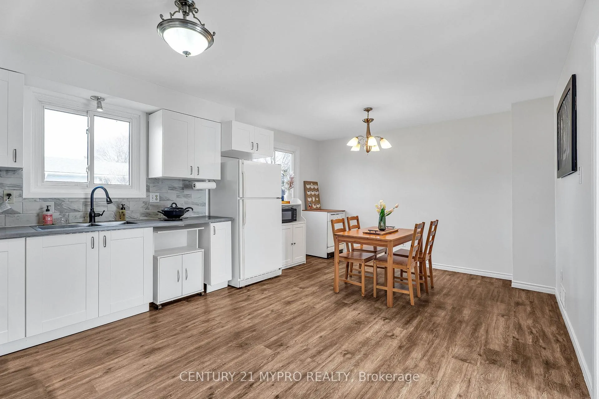 Photo 10 of 1710 Culver Drive, London, East H — HOMEH