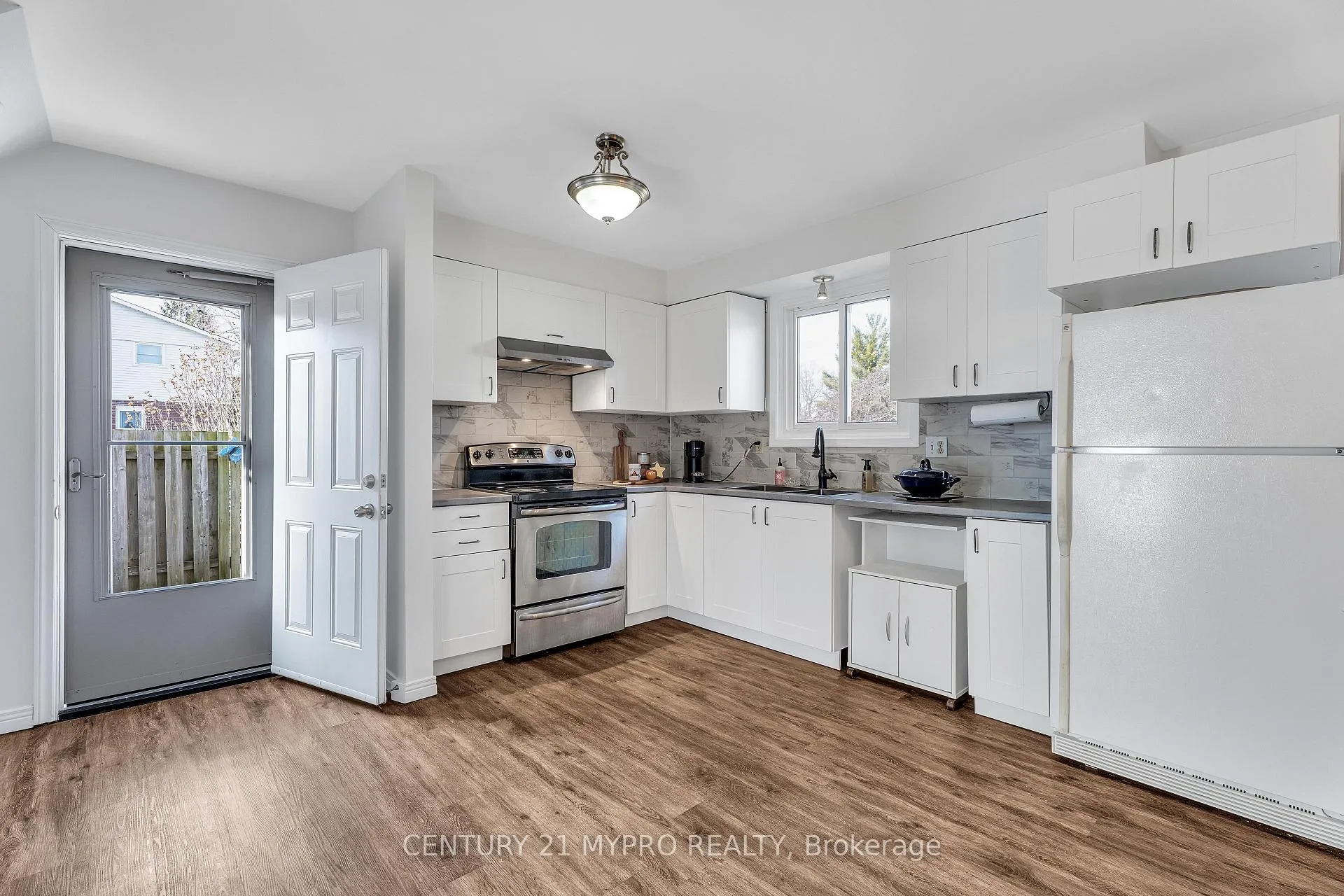 Photo 12 of 1710 Culver Drive, London, East H — HOMEH
