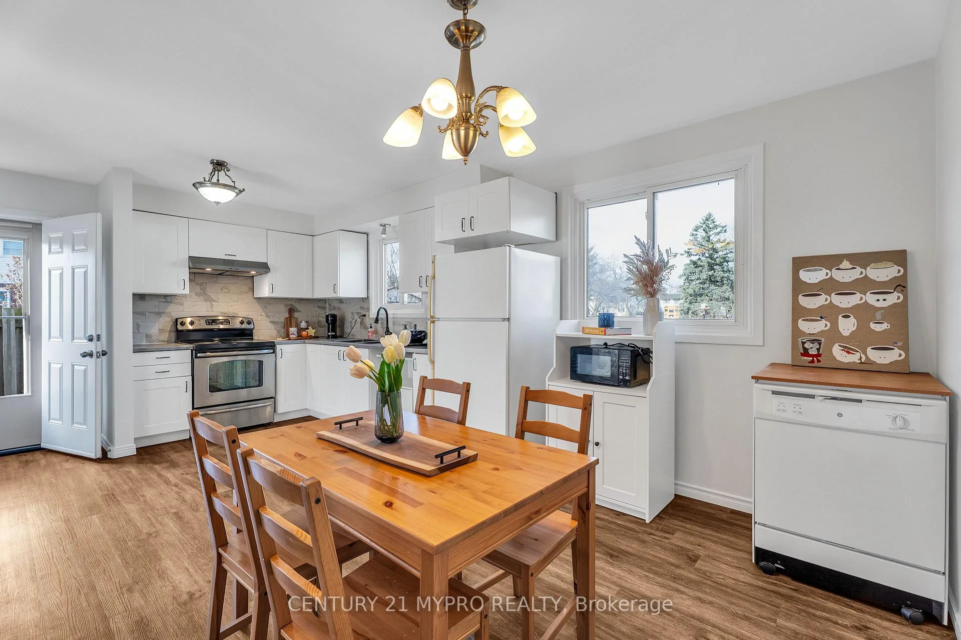 Photo 13 of 1710 Culver Drive, London, East H — HOMEH