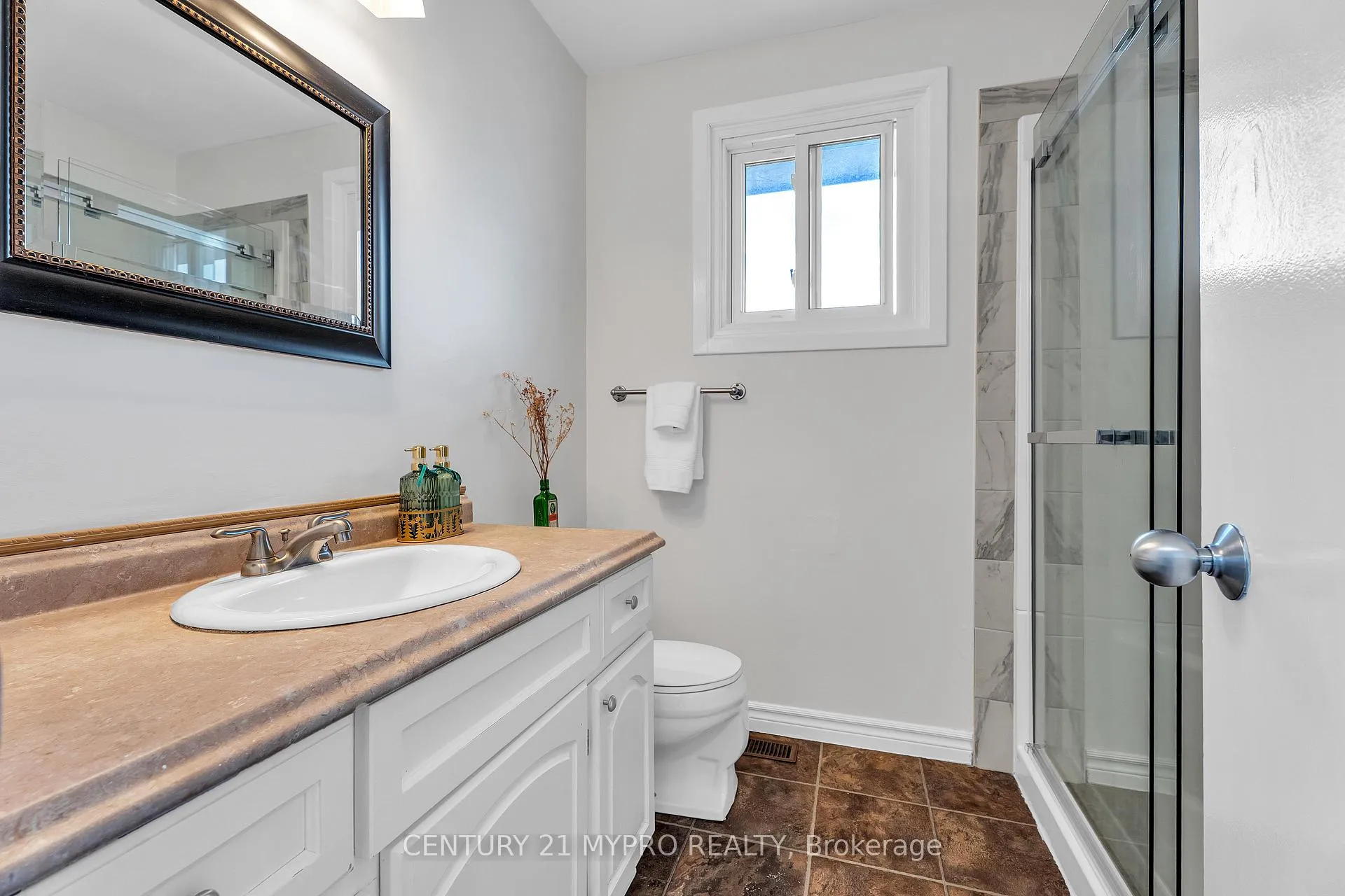 Photo 22 of 1710 Culver Drive, London, East H — HOMEH