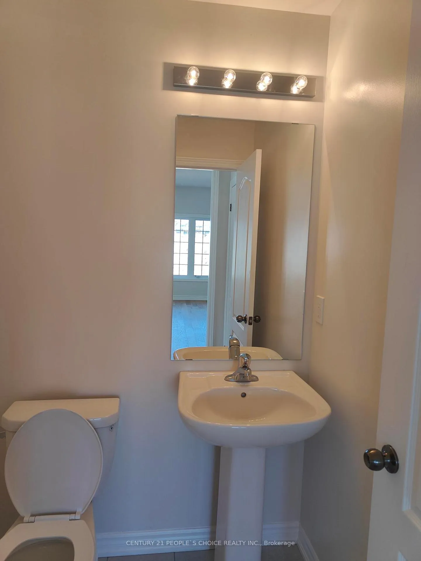 Photo 10 of 6 Fenn Crescent, New Tecumseth, Alliston — HOMEH