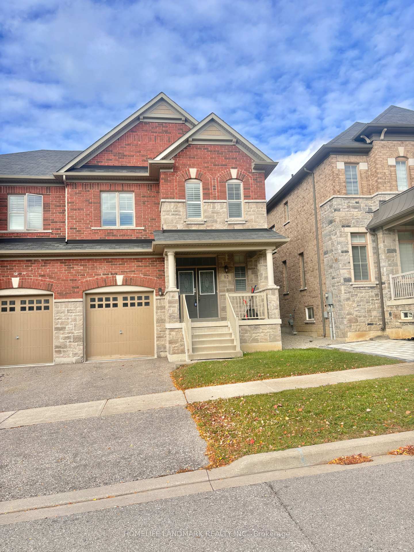 Photo 1 of 12 Hua Du Avenue, Markham, Berczy — HOMEH