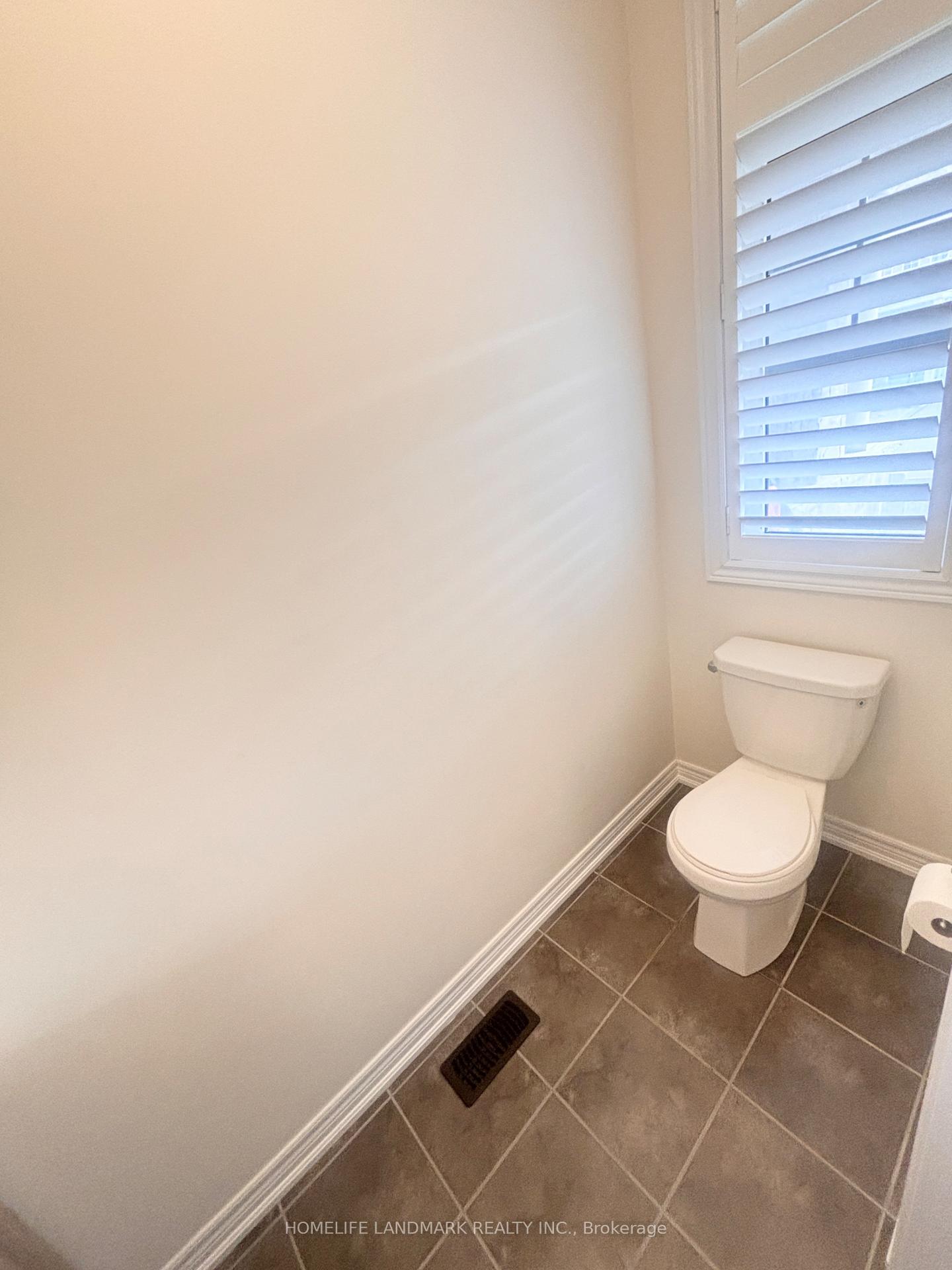 Photo 8 of 12 Hua Du Avenue, Markham, Berczy — HOMEH