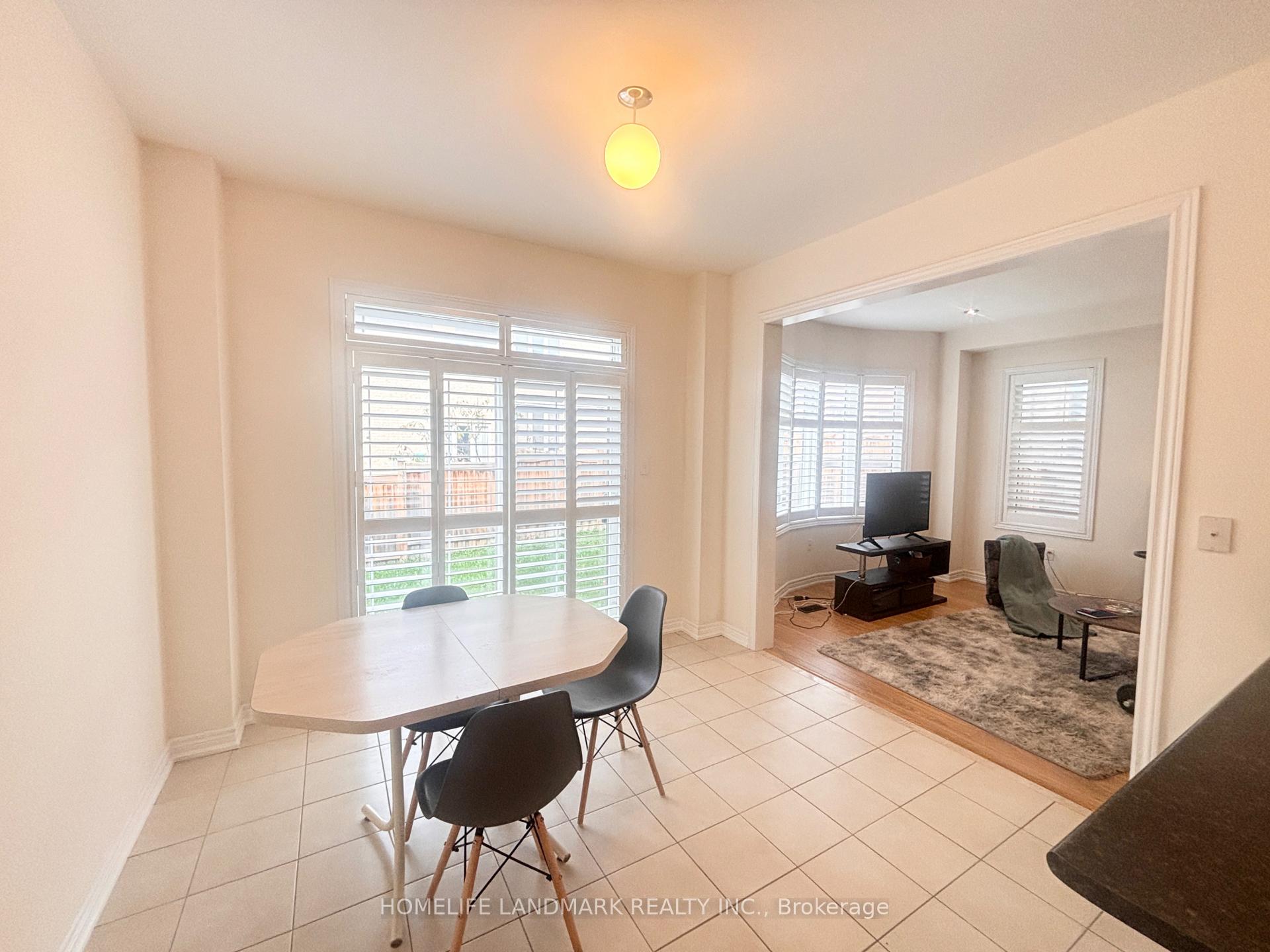 Photo 13 of 12 Hua Du Avenue, Markham, Berczy — HOMEH