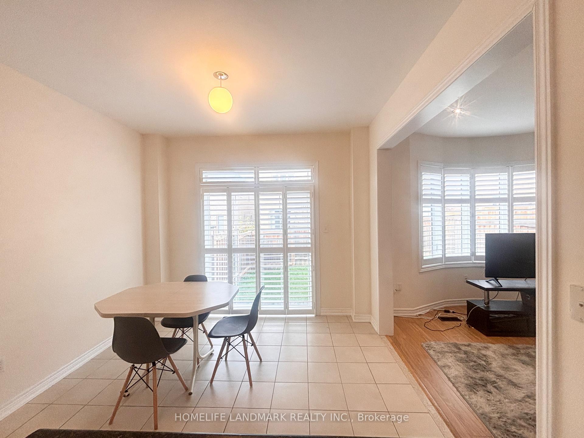 Photo 14 of 12 Hua Du Avenue, Markham, Berczy — HOMEH