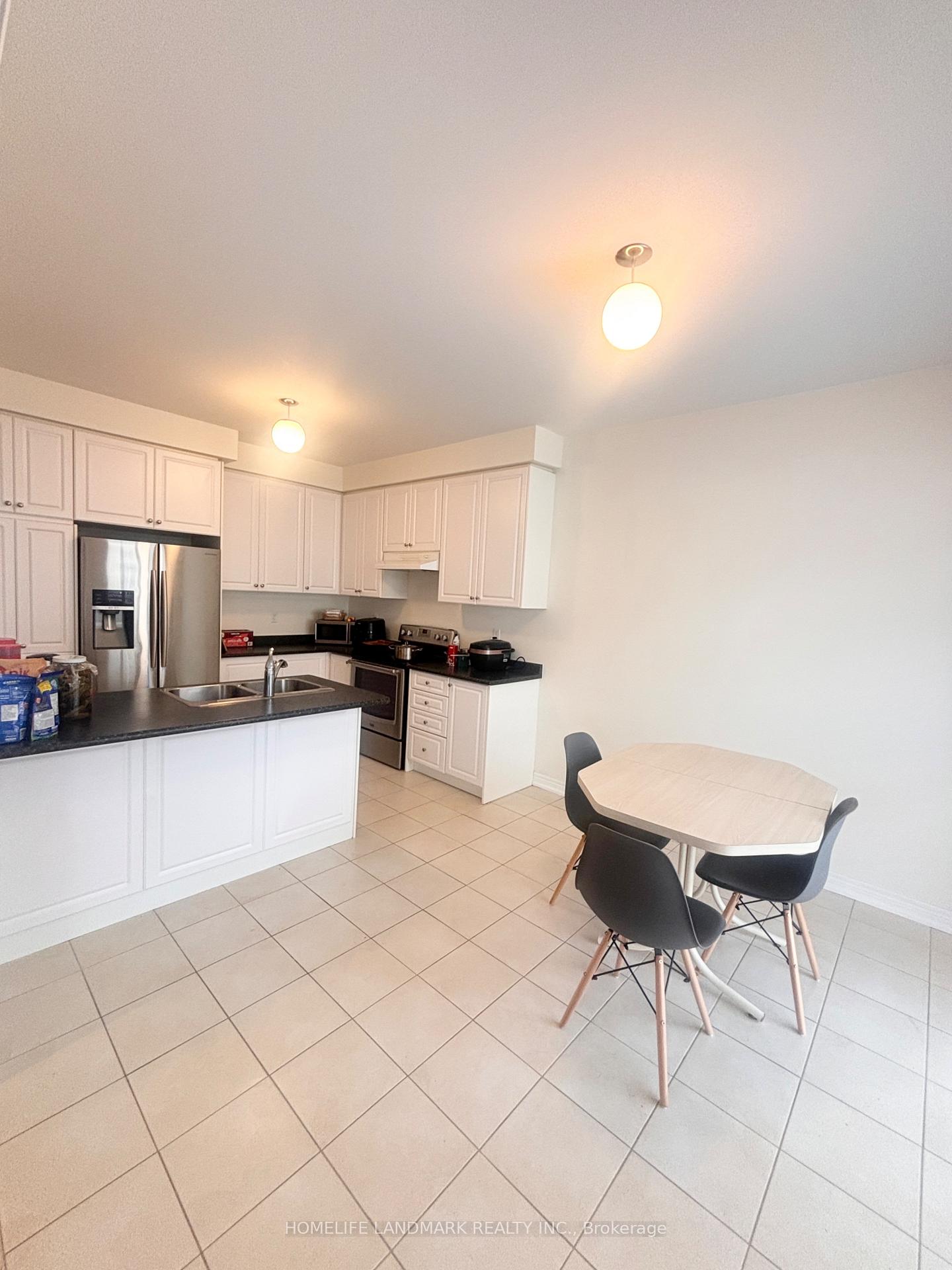 Photo 15 of 12 Hua Du Avenue, Markham, Berczy — HOMEH