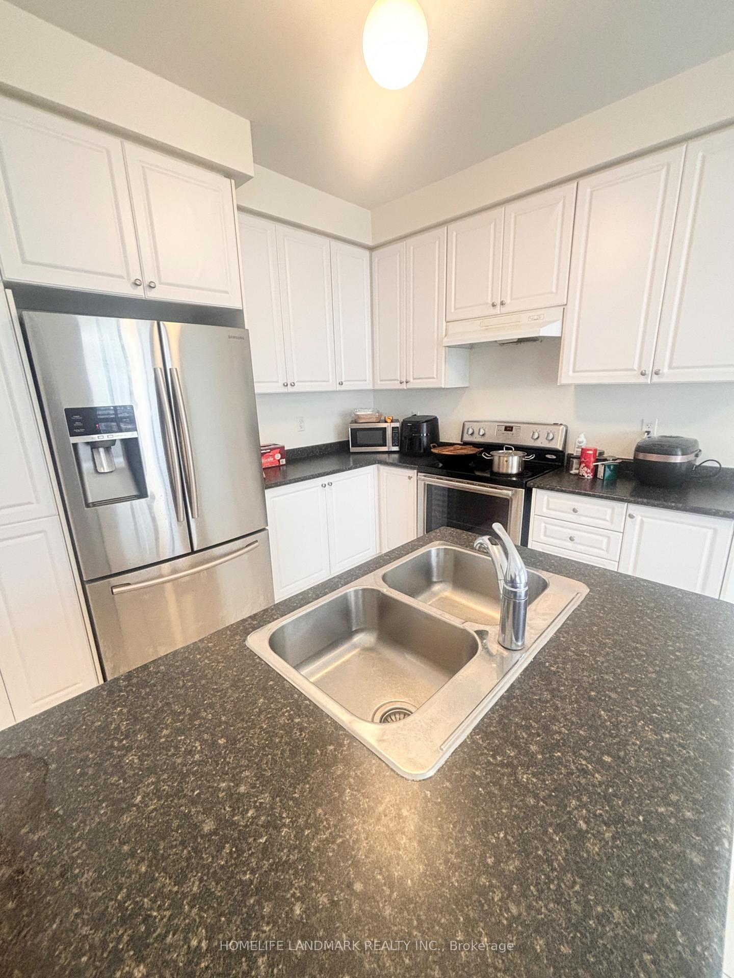 Photo 16 of 12 Hua Du Avenue, Markham, Berczy — HOMEH