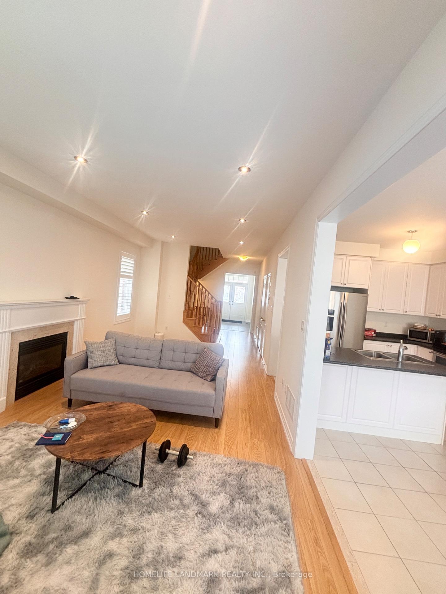 Photo 19 of 12 Hua Du Avenue, Markham, Berczy — HOMEH