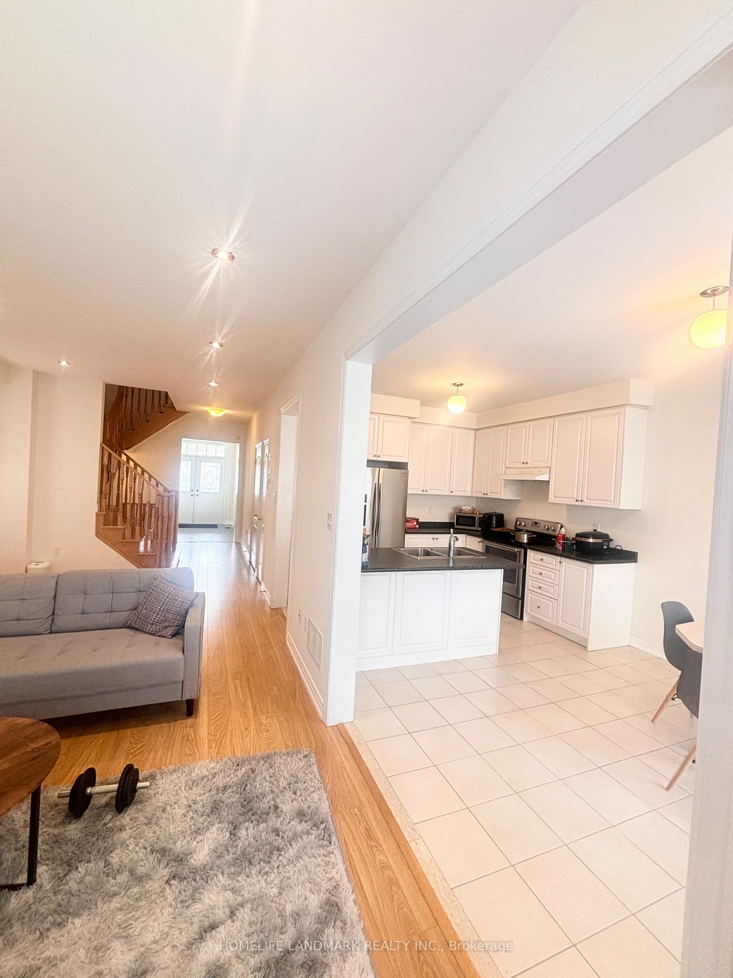 Photo 20 of 12 Hua Du Avenue, Markham, Berczy — HOMEH