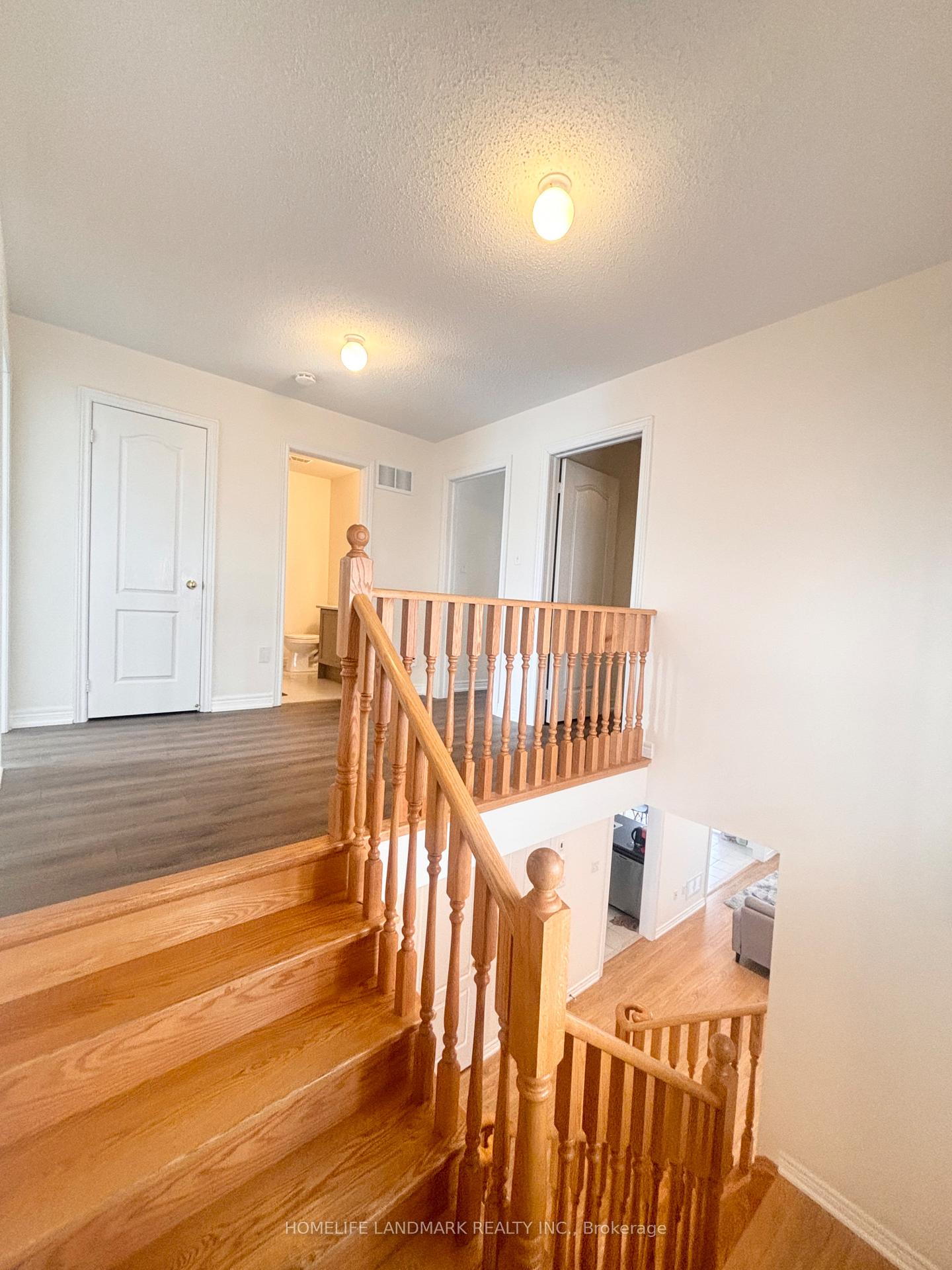 Photo 23 of 12 Hua Du Avenue, Markham, Berczy — HOMEH