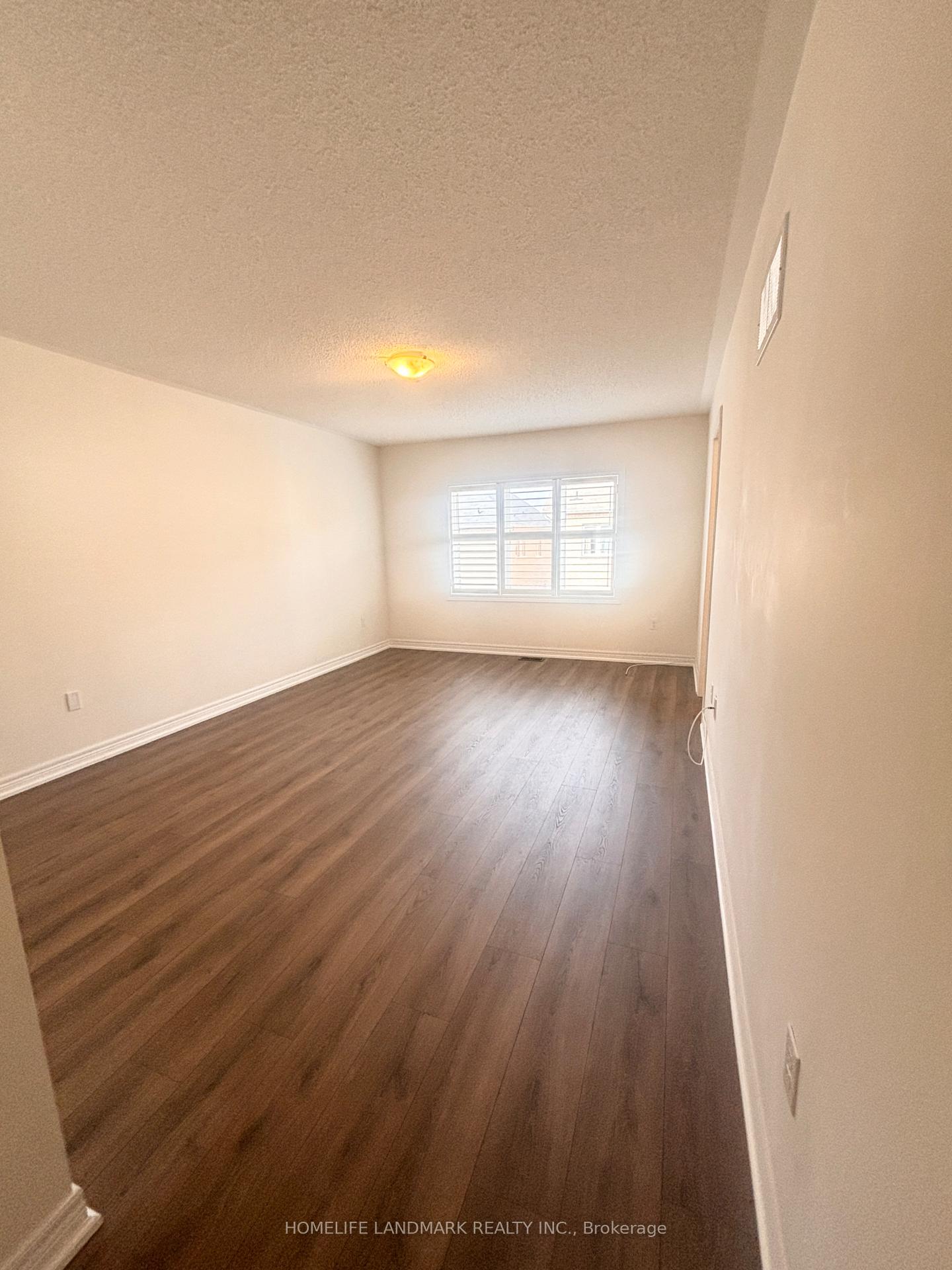 Photo 32 of 12 Hua Du Avenue, Markham, Berczy — HOMEH