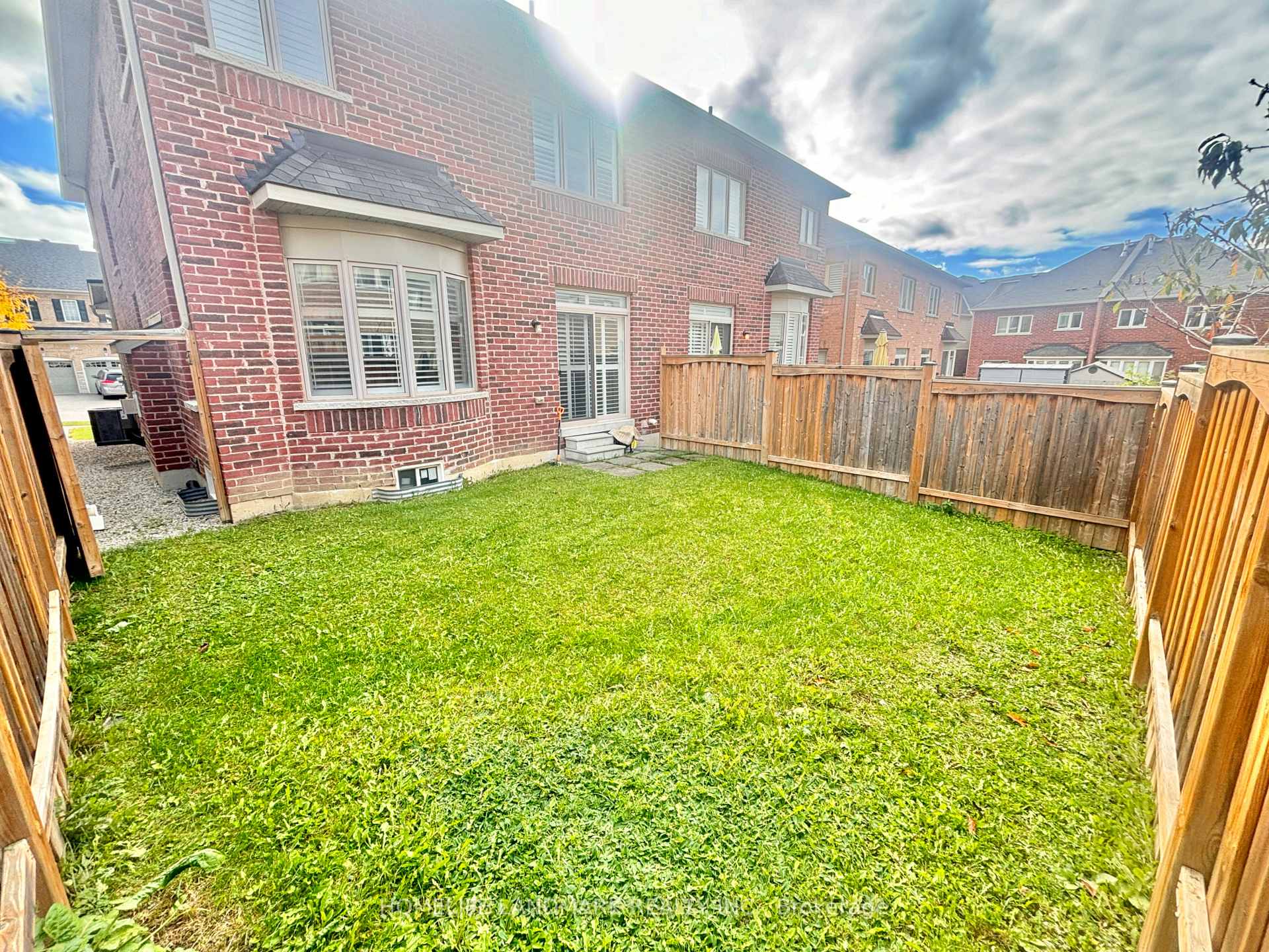 Photo 43 of 12 Hua Du Avenue, Markham, Berczy — HOMEH