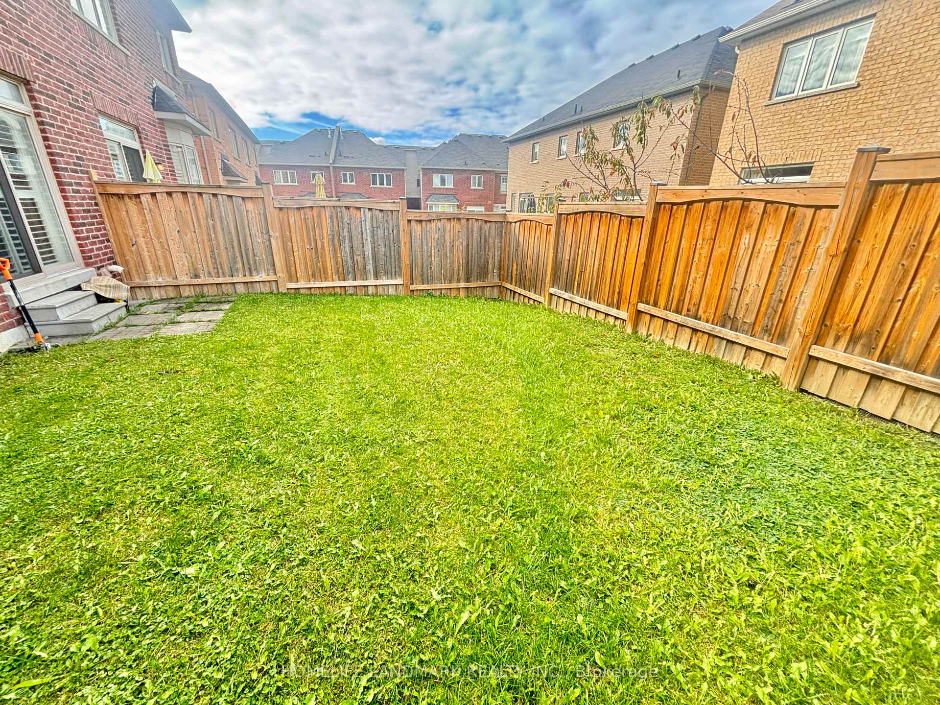 Photo 44 of 12 Hua Du Avenue, Markham, Berczy — HOMEH