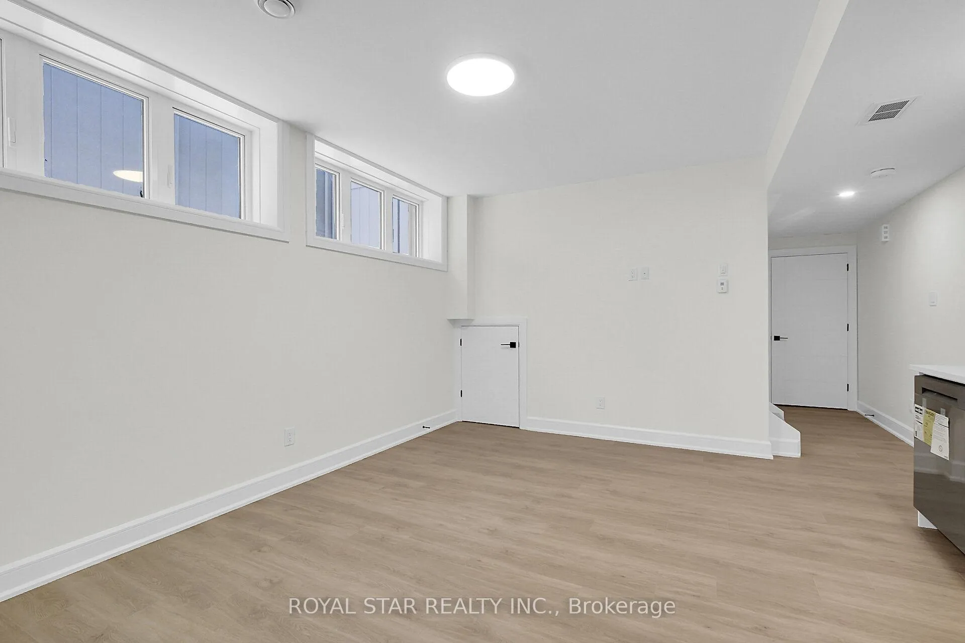 Photo 1 of Unit Bsmt, 547 Mutual Street, Ottawa, Castle Heights — HOMEH