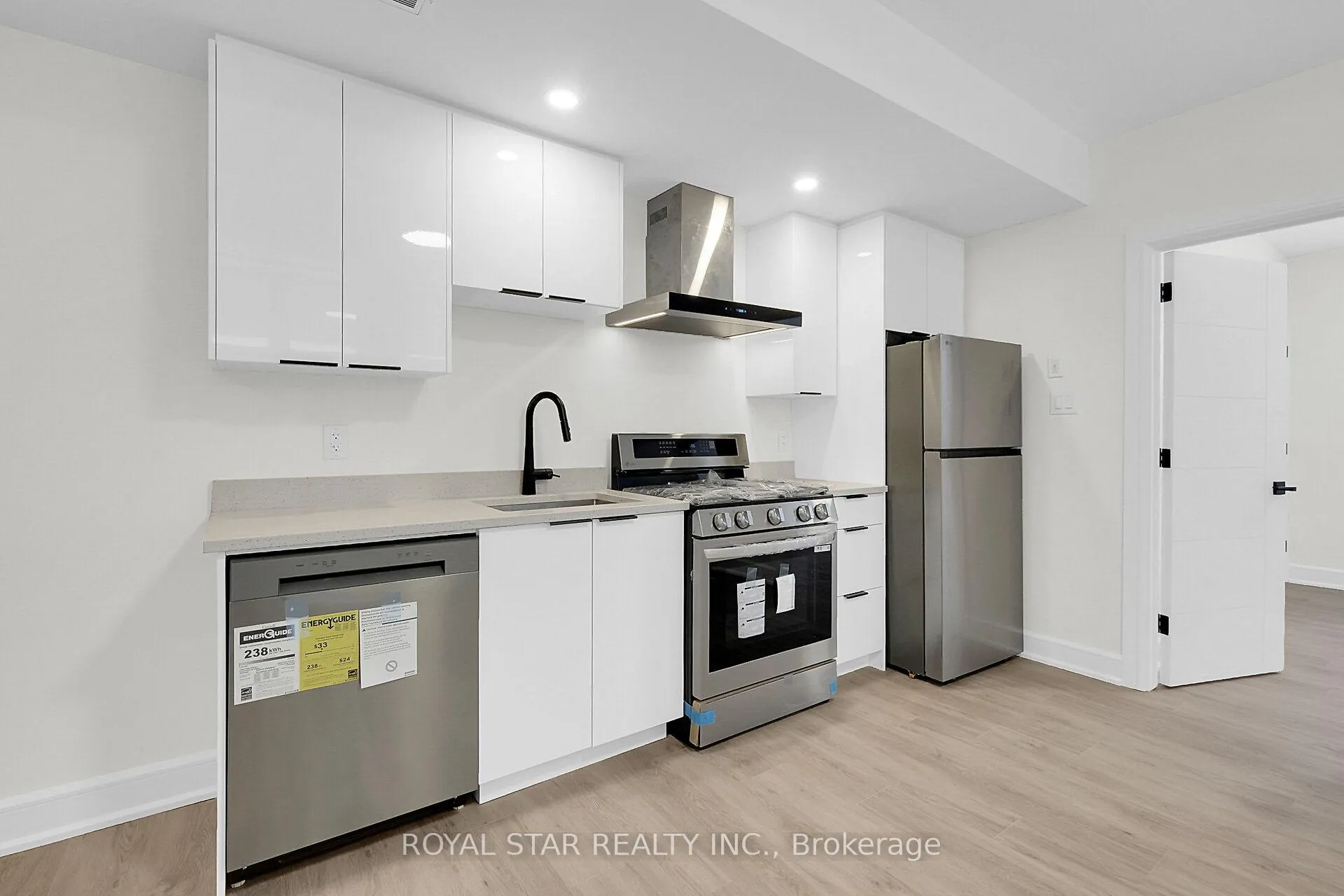 Photo 6 of Unit Bsmt, 547 Mutual Street, Ottawa, Castle Heights — HOMEH