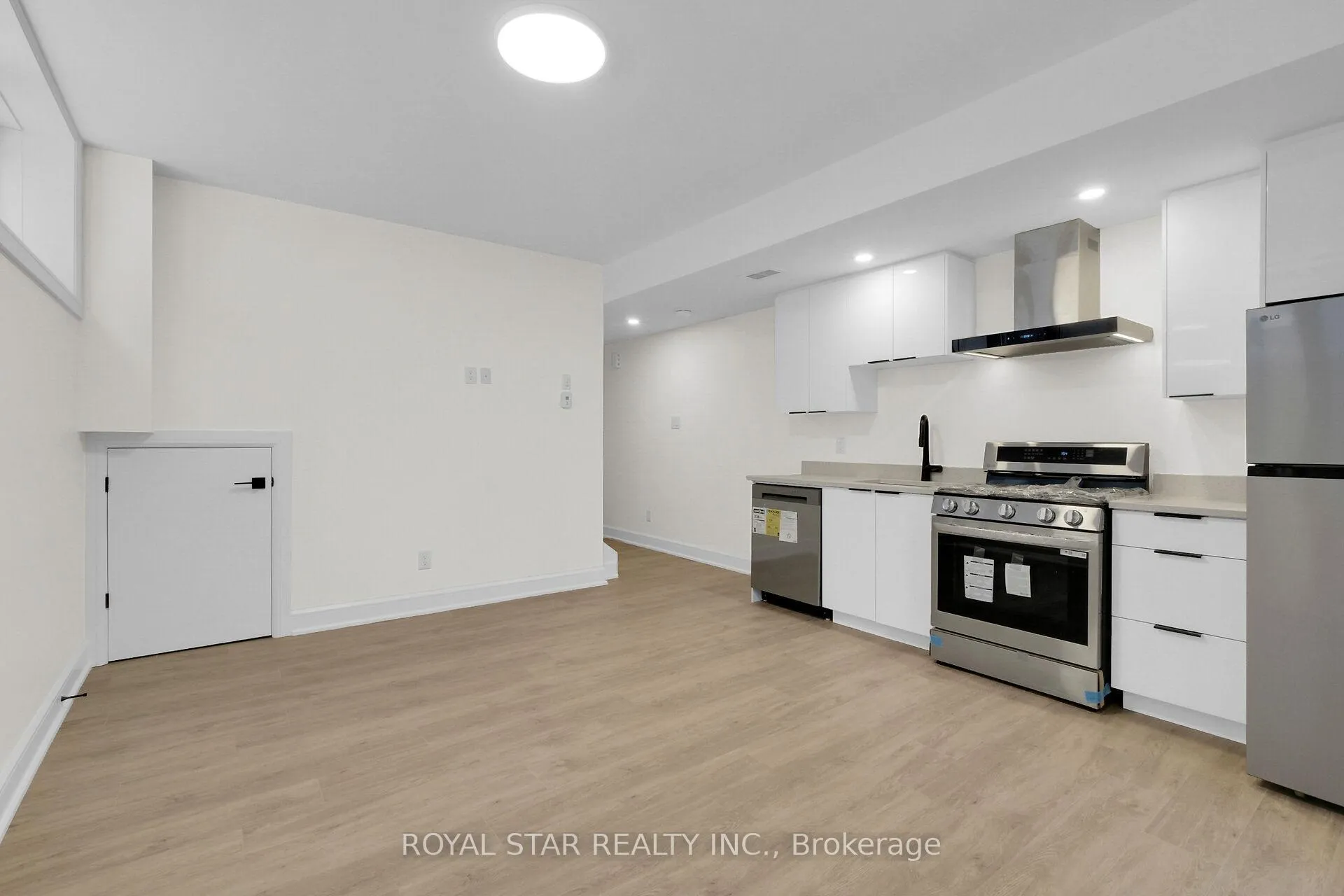 Photo 12 of Unit Bsmt, 547 Mutual Street, Ottawa, Castle Heights — HOMEH