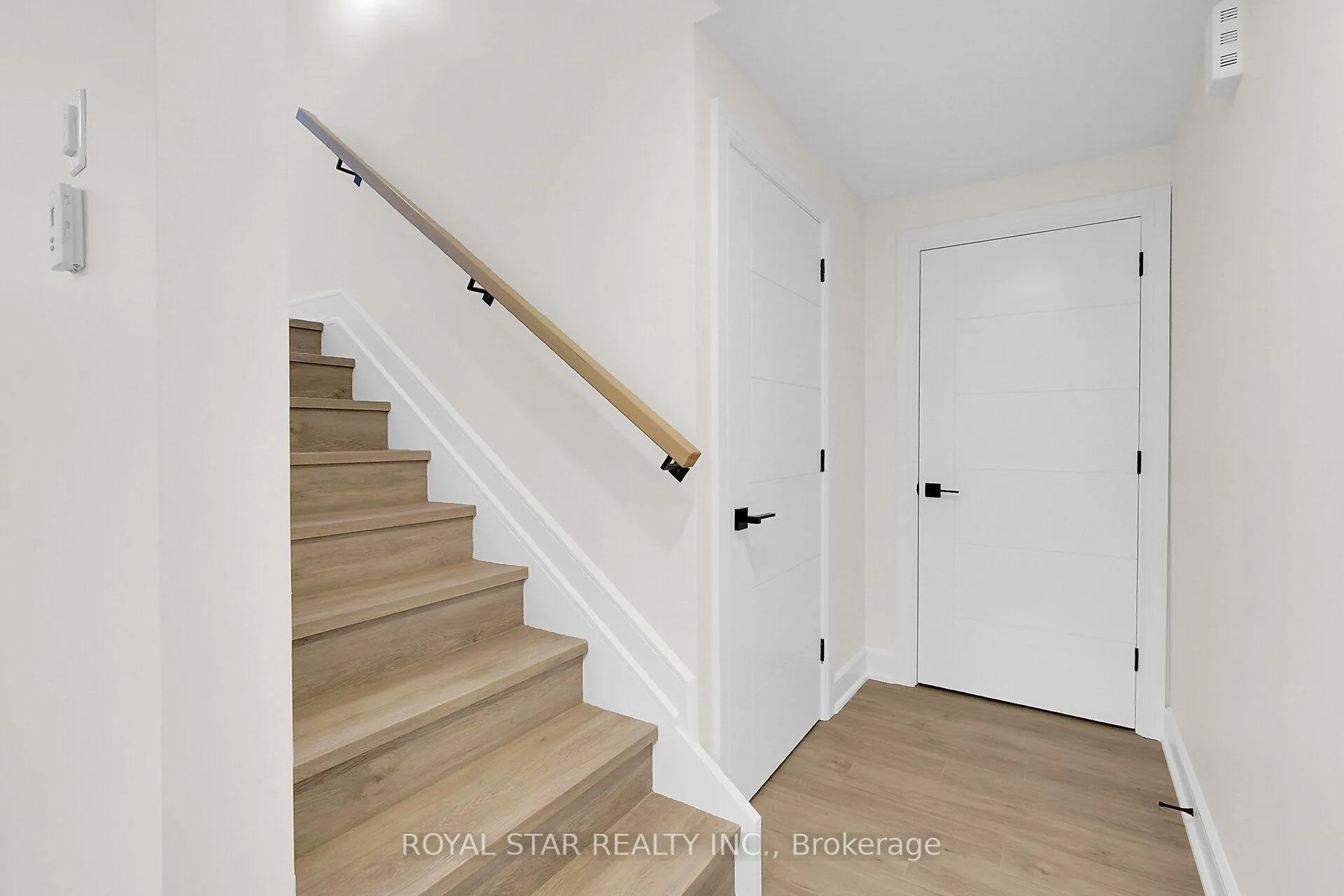 Photo 14 of Unit Bsmt, 547 Mutual Street, Ottawa, Castle Heights — HOMEH