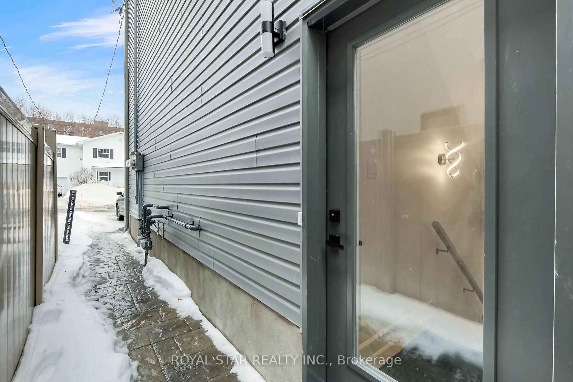 Photo 18 of Unit Bsmt, 547 Mutual Street, Ottawa, Castle Heights — HOMEH