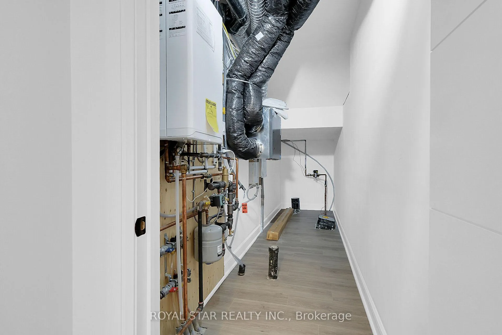 Photo 20 of Unit Bsmt, 547 Mutual Street, Ottawa, Castle Heights — HOMEH