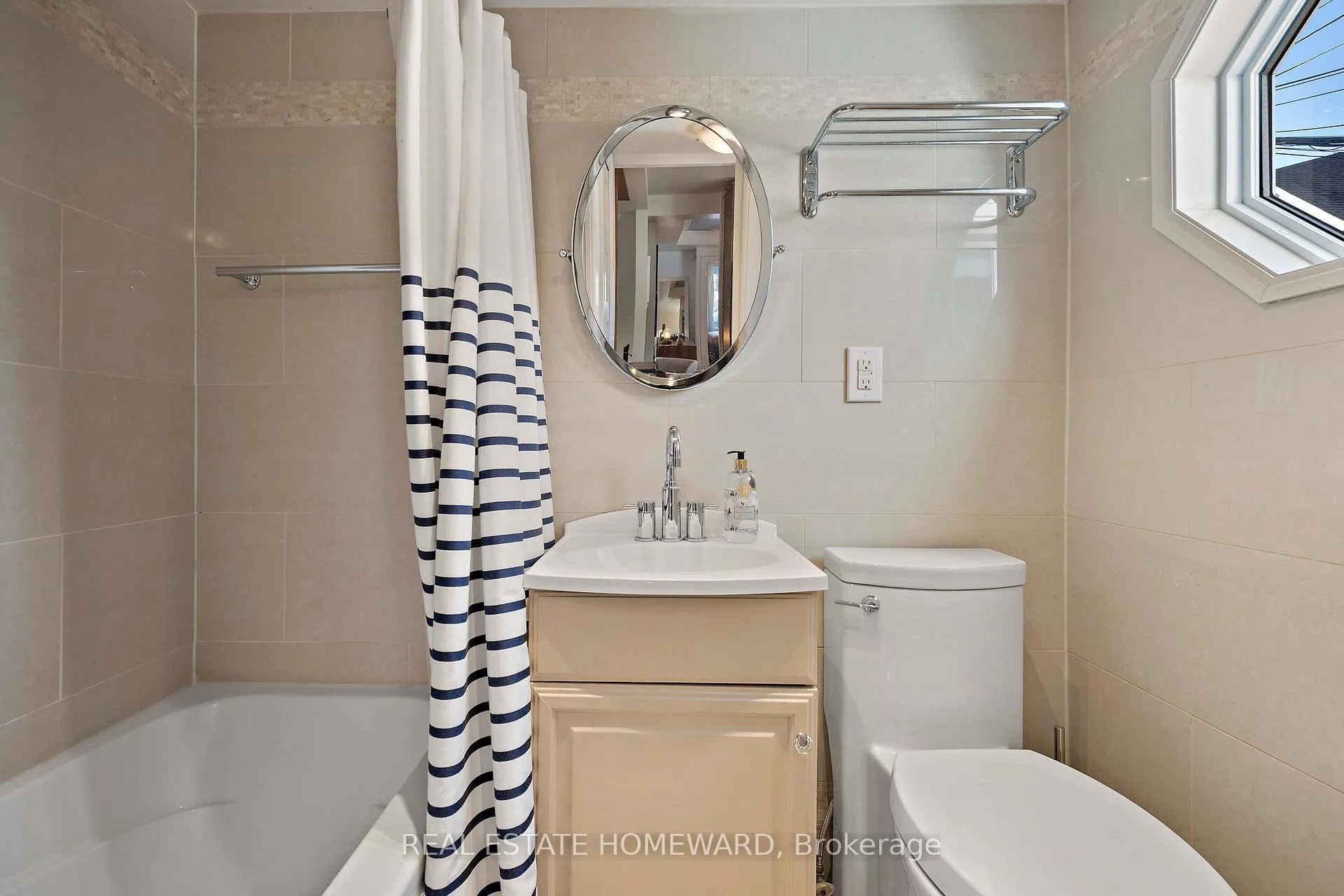 Photo 20 of 142 Bellwoods Avenue, Toronto, Trinity-Bellwoods — HOMEH