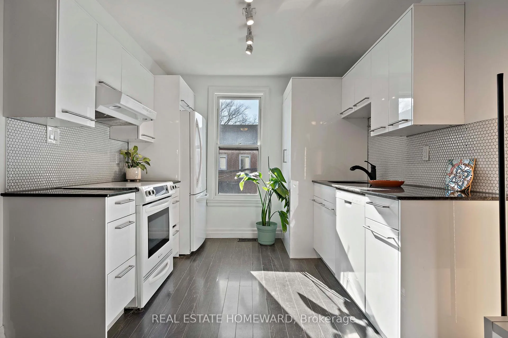 Photo 33 of 142 Bellwoods Avenue, Toronto, Trinity-Bellwoods — HOMEH