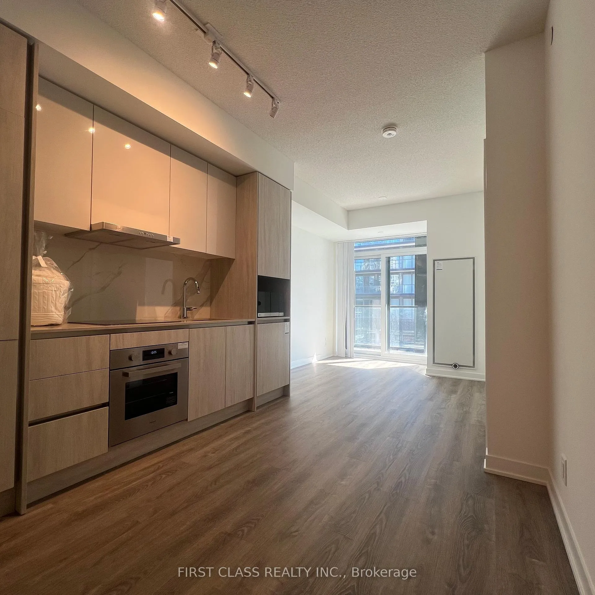 Photo 3 of Unit 1608, 180 Front Street E, Toronto, Moss Park — HOMEH