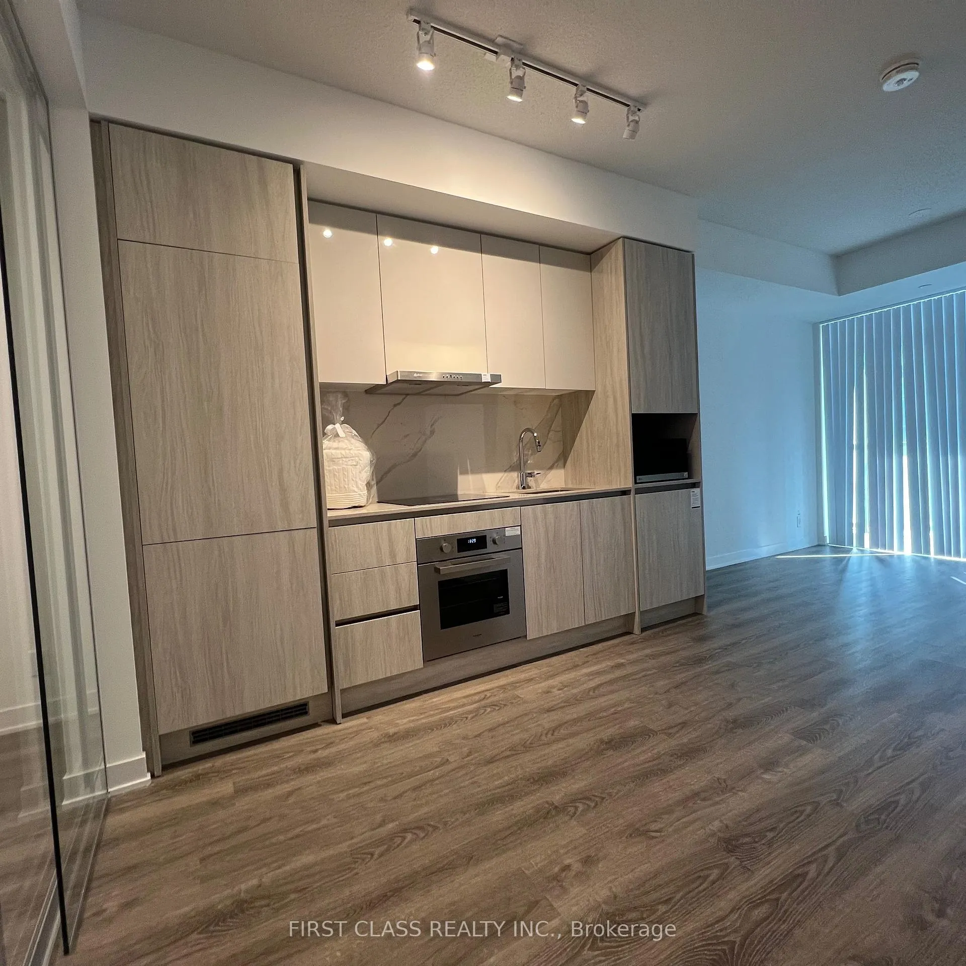 Photo 4 of Unit 1608, 180 Front Street E, Toronto, Moss Park — HOMEH