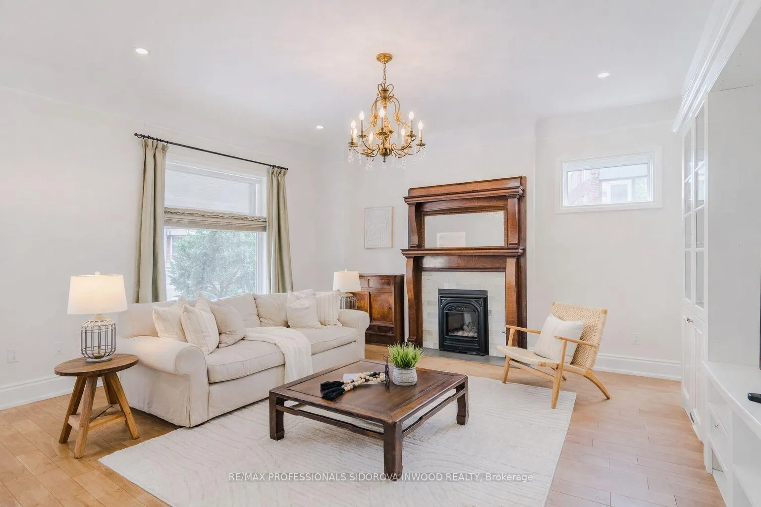 Photo 4 of 51 Harvard Avenue, Toronto, Roncesvalles — HOMEH
