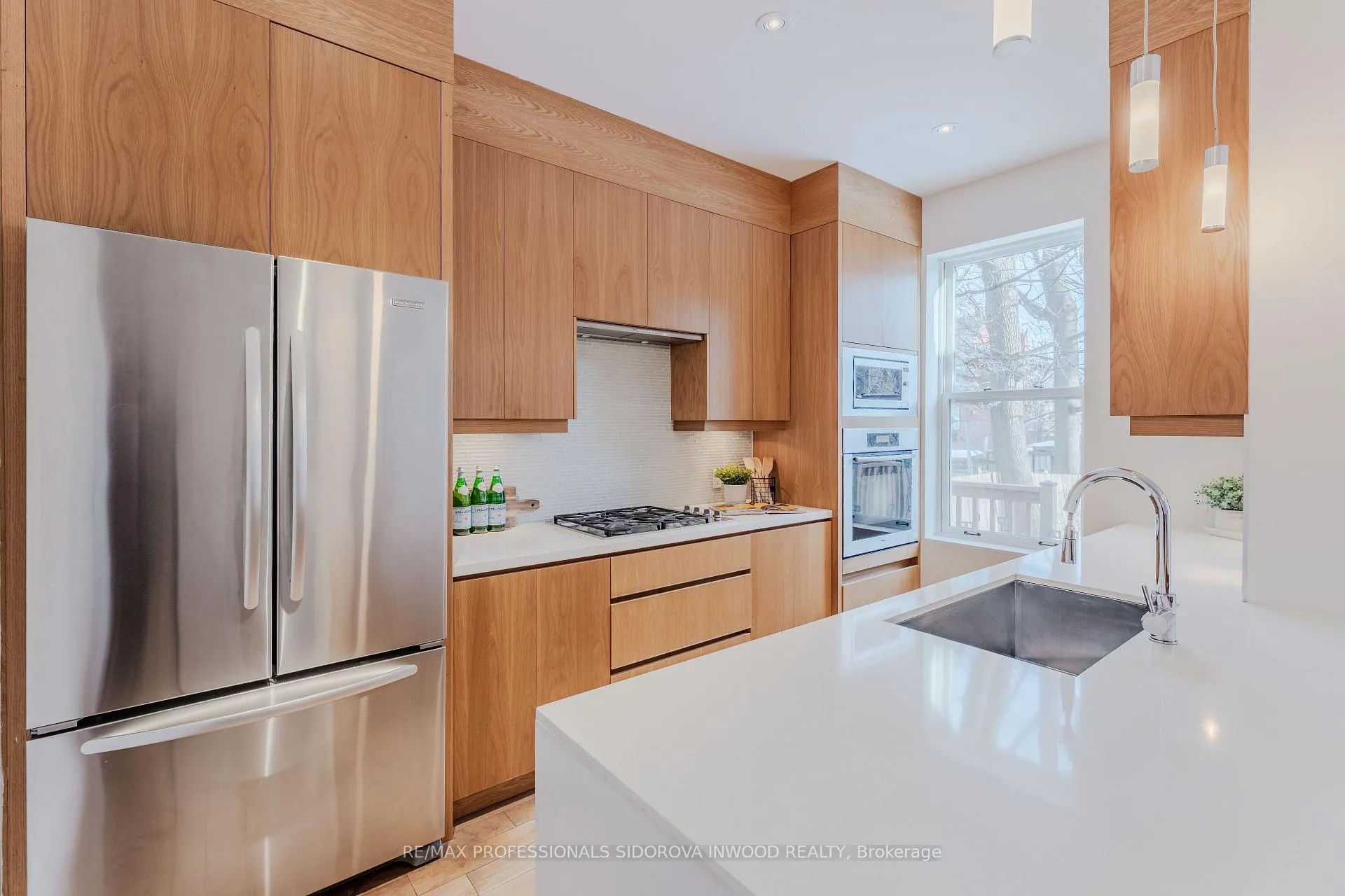 Photo 9 of 51 Harvard Avenue, Toronto, Roncesvalles — HOMEH