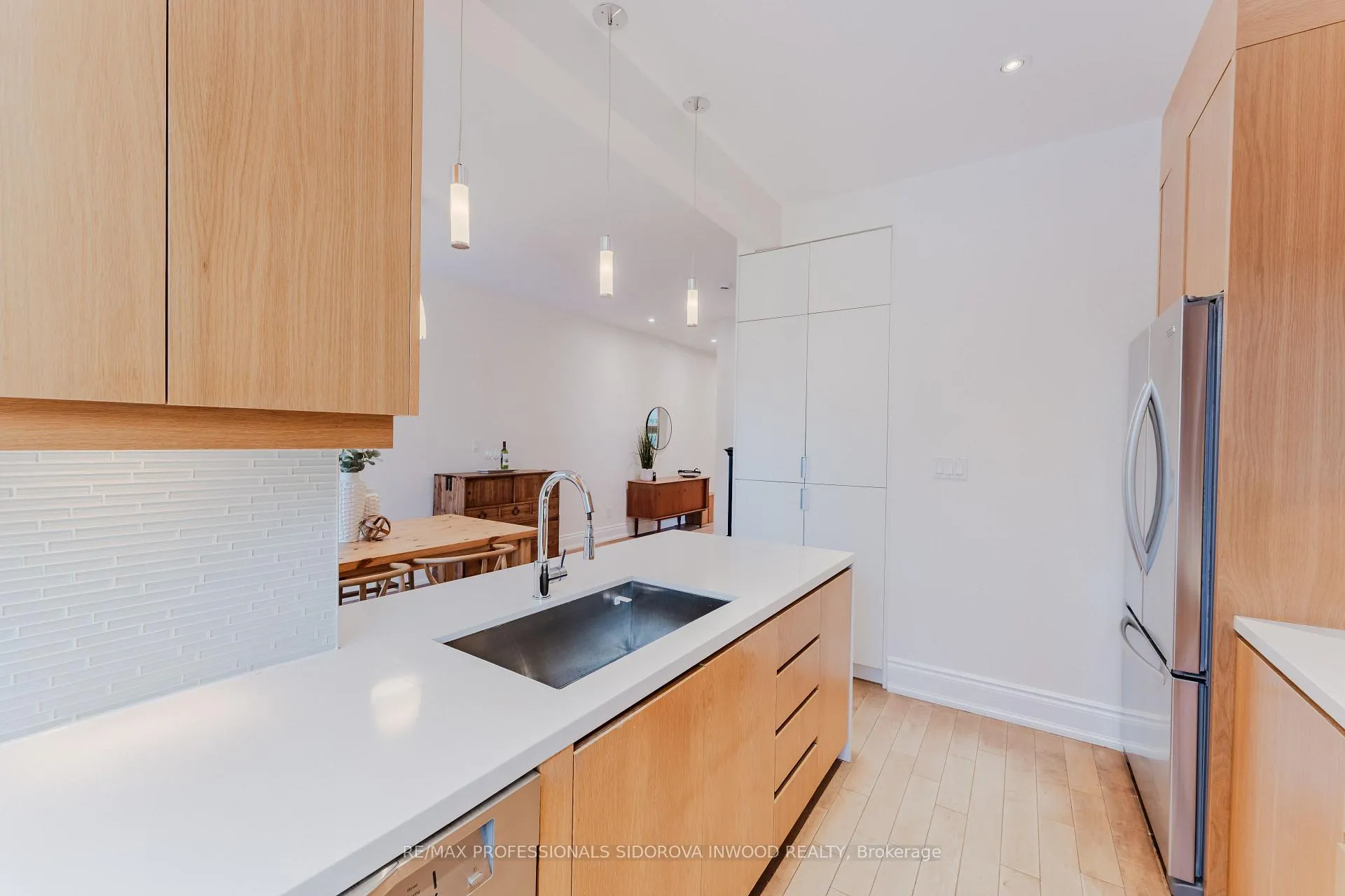 Photo 10 of 51 Harvard Avenue, Toronto, Roncesvalles — HOMEH