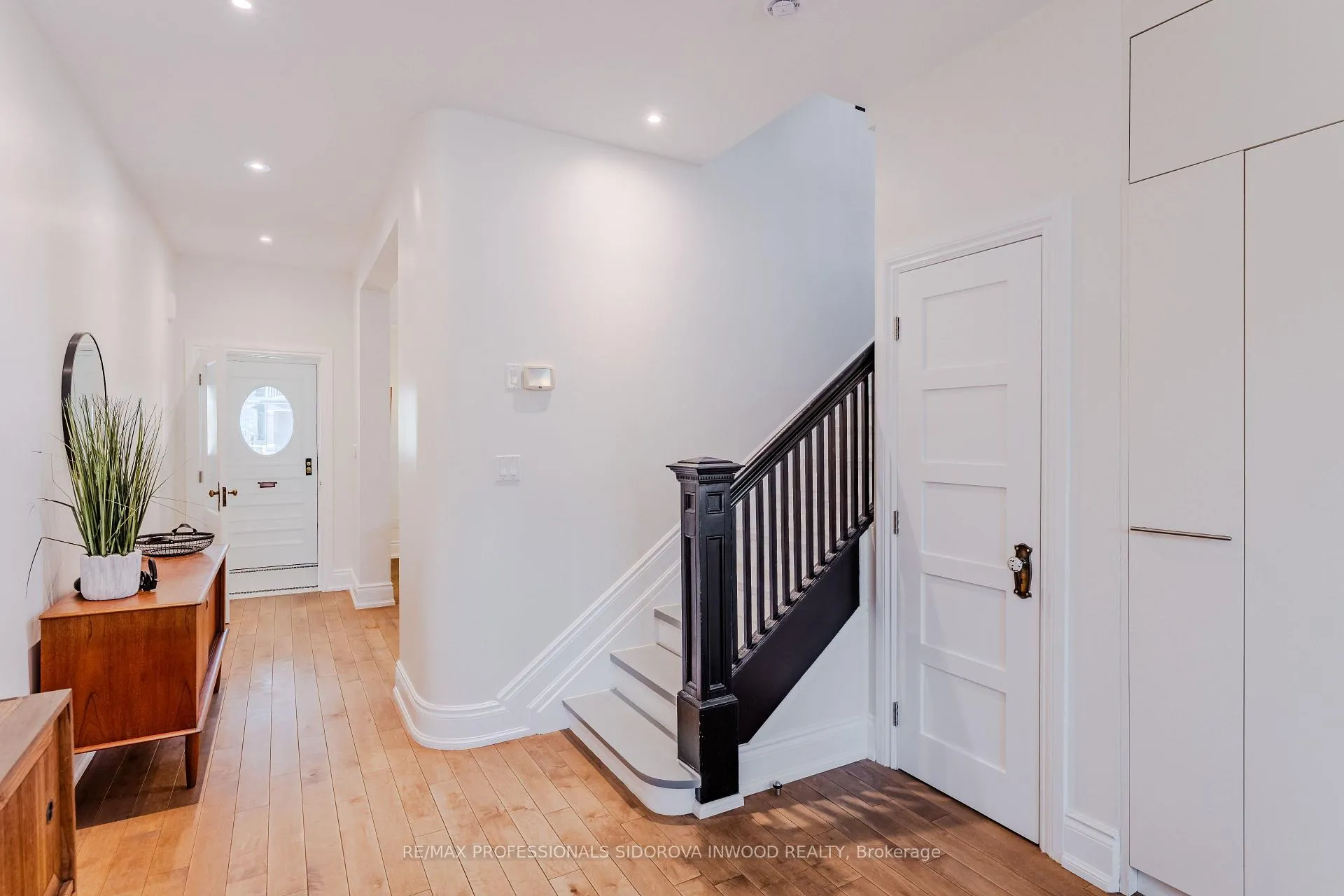 Photo 12 of 51 Harvard Avenue, Toronto, Roncesvalles — HOMEH