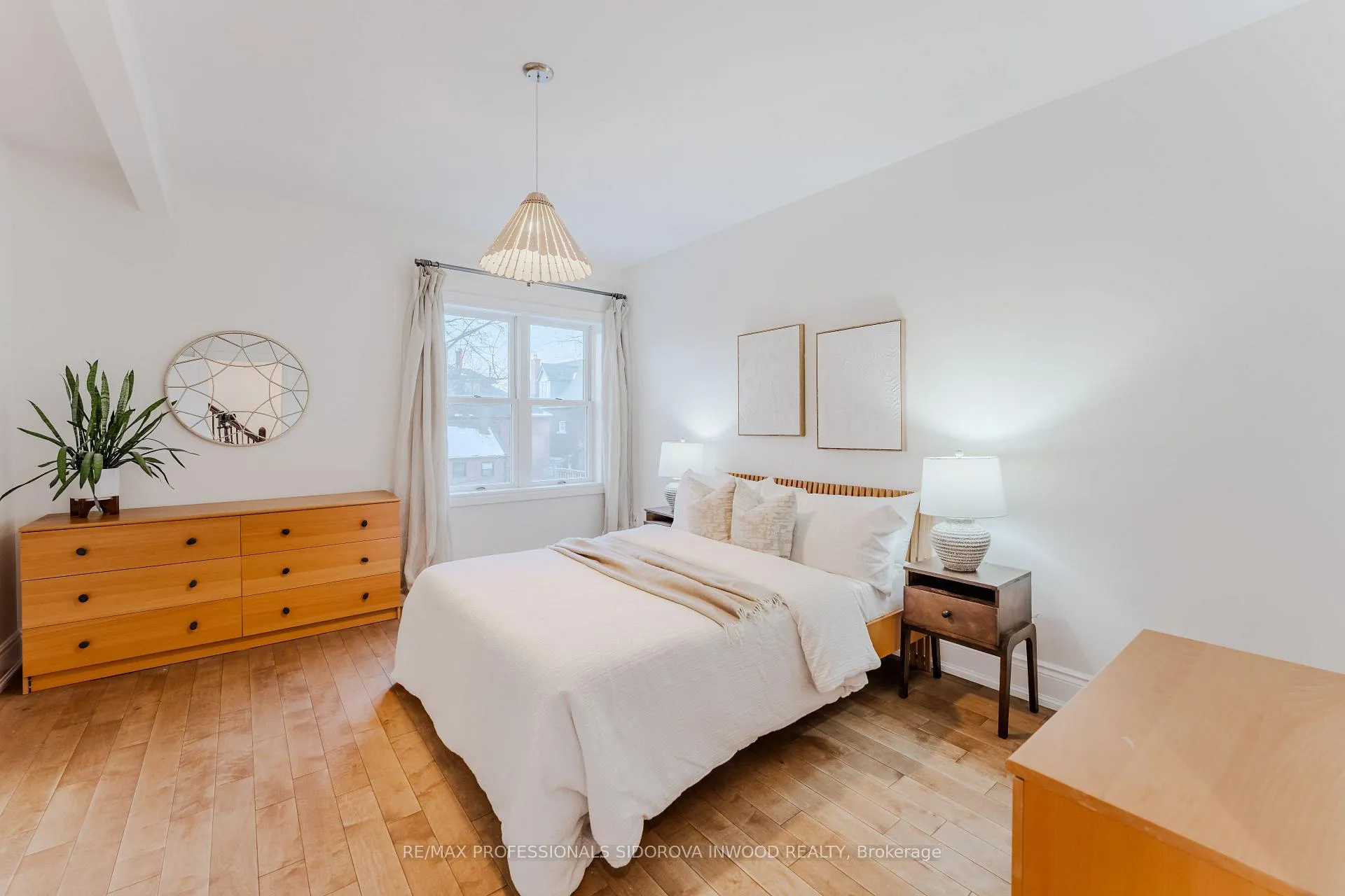Photo 14 of 51 Harvard Avenue, Toronto, Roncesvalles — HOMEH
