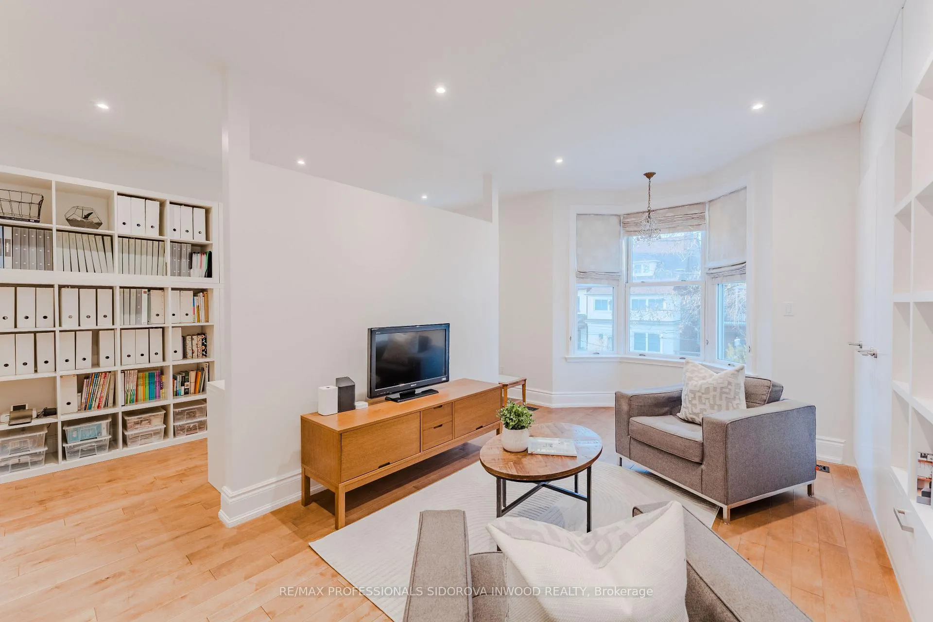 Photo 23 of 51 Harvard Avenue, Toronto, Roncesvalles — HOMEH