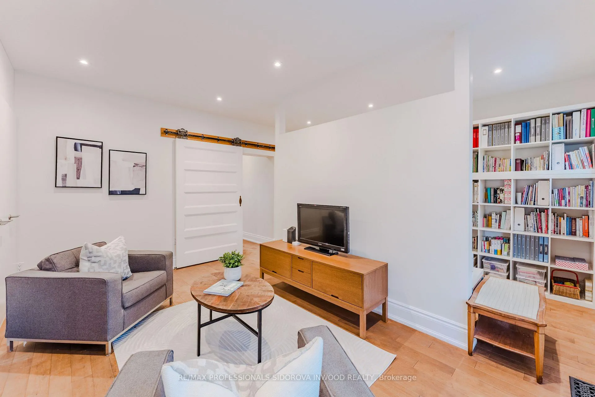 Photo 24 of 51 Harvard Avenue, Toronto, Roncesvalles — HOMEH