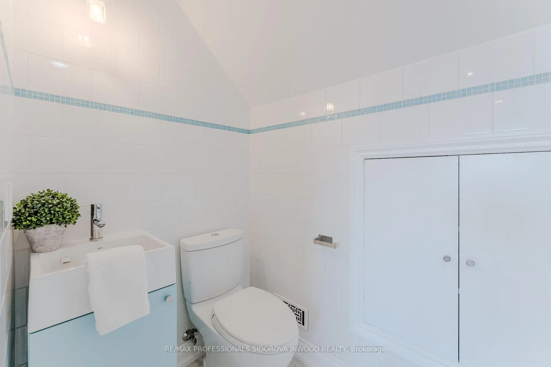 Photo 29 of 51 Harvard Avenue, Toronto, Roncesvalles — HOMEH