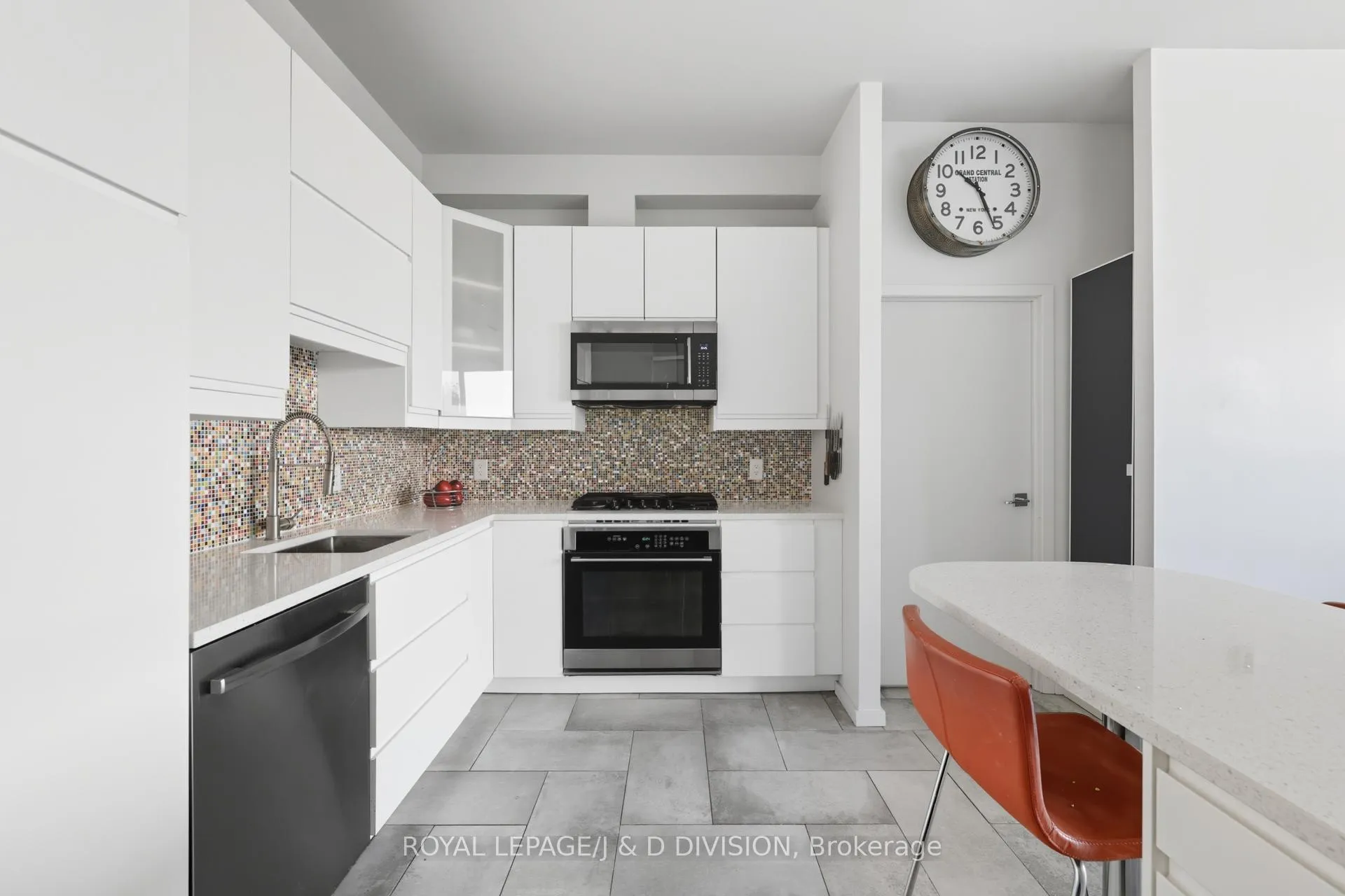 Photo 11 of Unit 610, 160 Baldwin Street, Toronto, Kensington-Chinatown — HOMEH