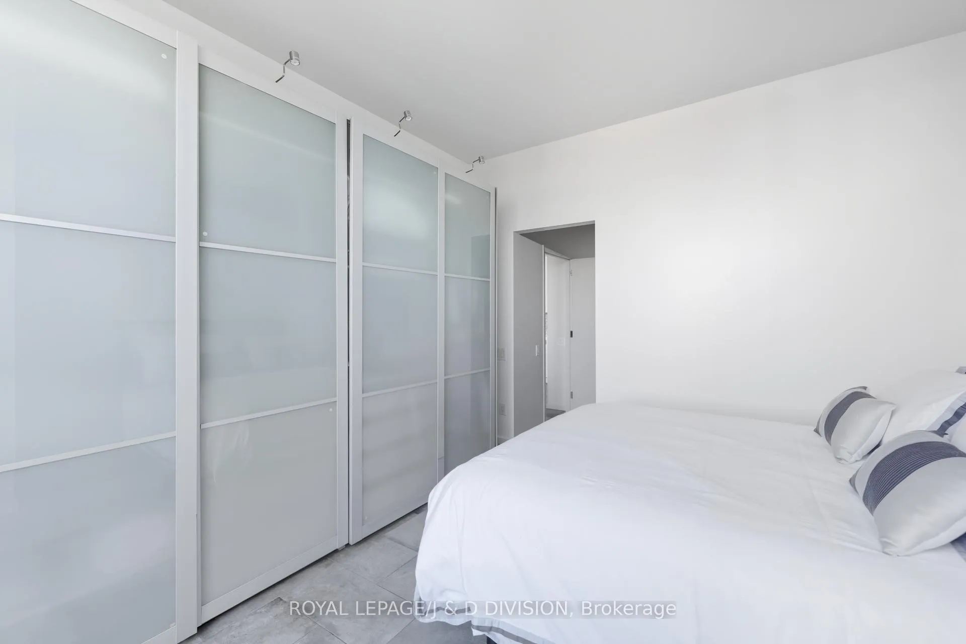 Photo 19 of Unit 610, 160 Baldwin Street, Toronto, Kensington-Chinatown — HOMEH