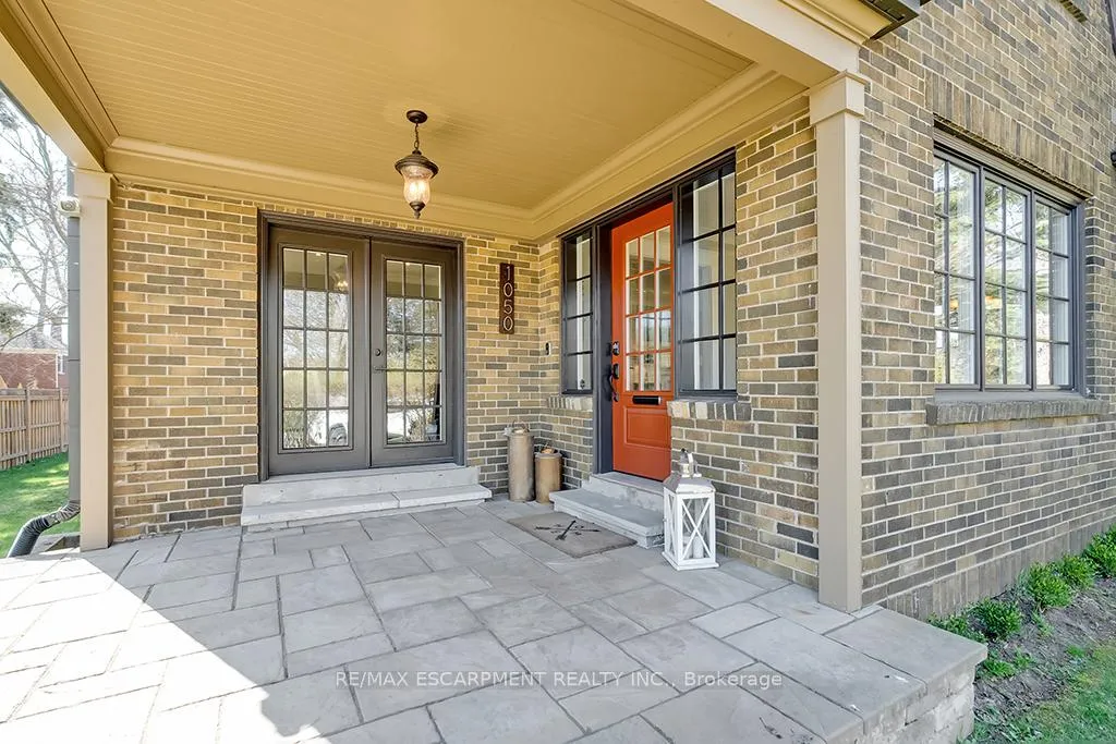 Photo 4 of 1050 Mohawk Road, Burlington, LaSalle — HOMEH