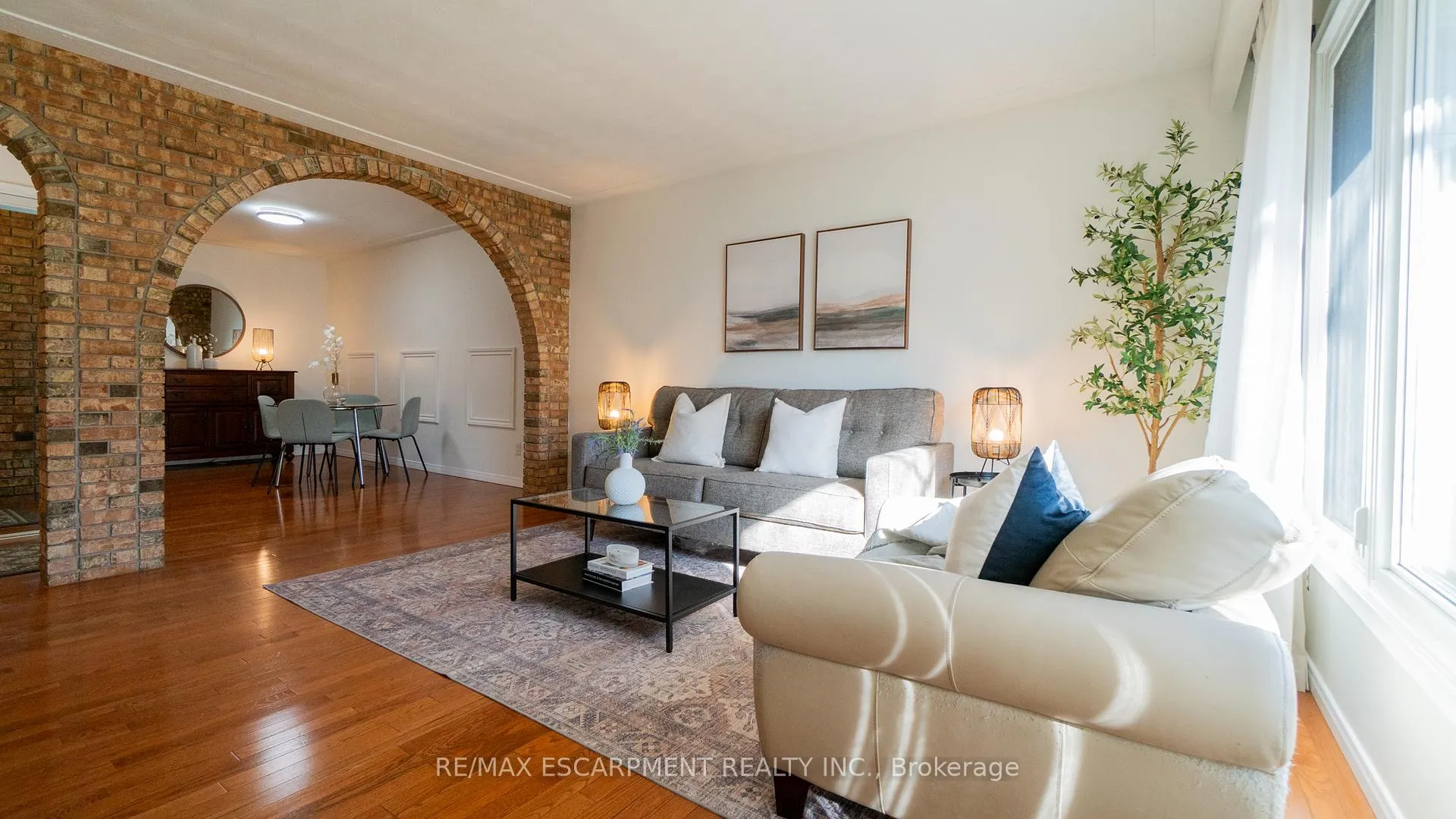 Photo 3 of 9 Ambrose Avenue, Hamilton, Gershome — HOMEH
