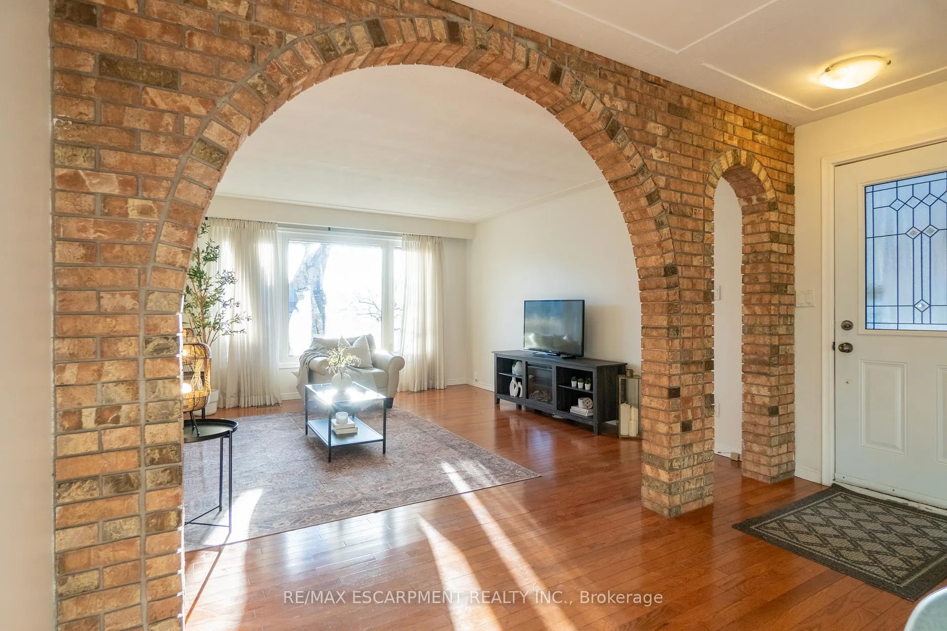 Photo 9 of 9 Ambrose Avenue, Hamilton, Gershome — HOMEH