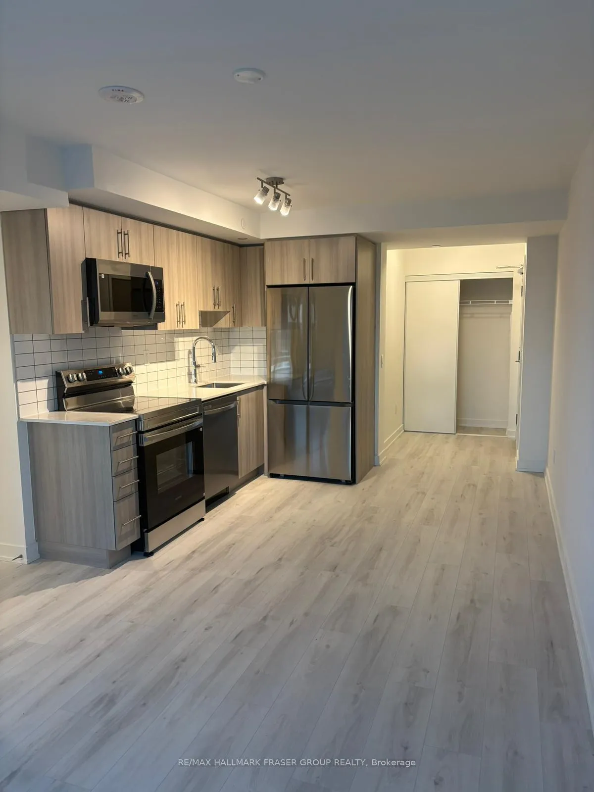 Photo 1 of Unit 1102, 1010 Sandy Beach Road, Pickering, Bay Ridges — HOMEH