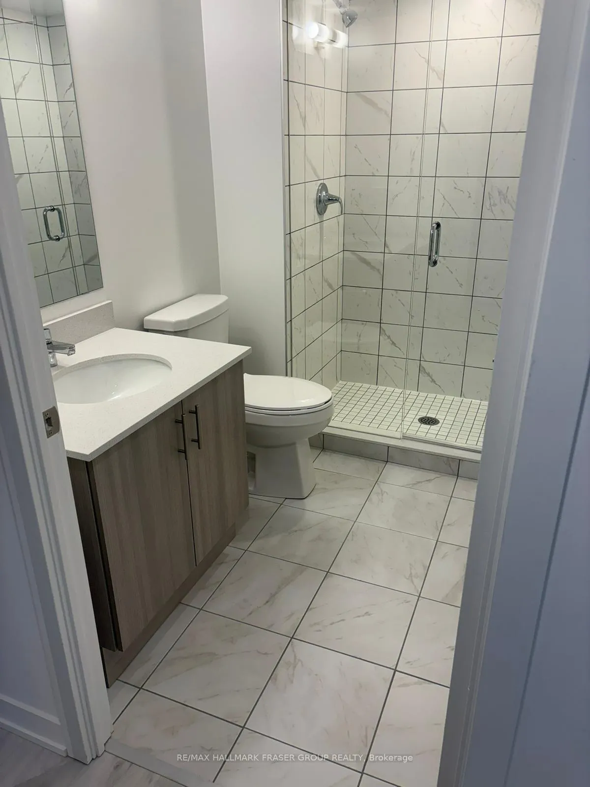 Photo 4 of Unit 1102, 1010 Sandy Beach Road, Pickering, Bay Ridges — HOMEH