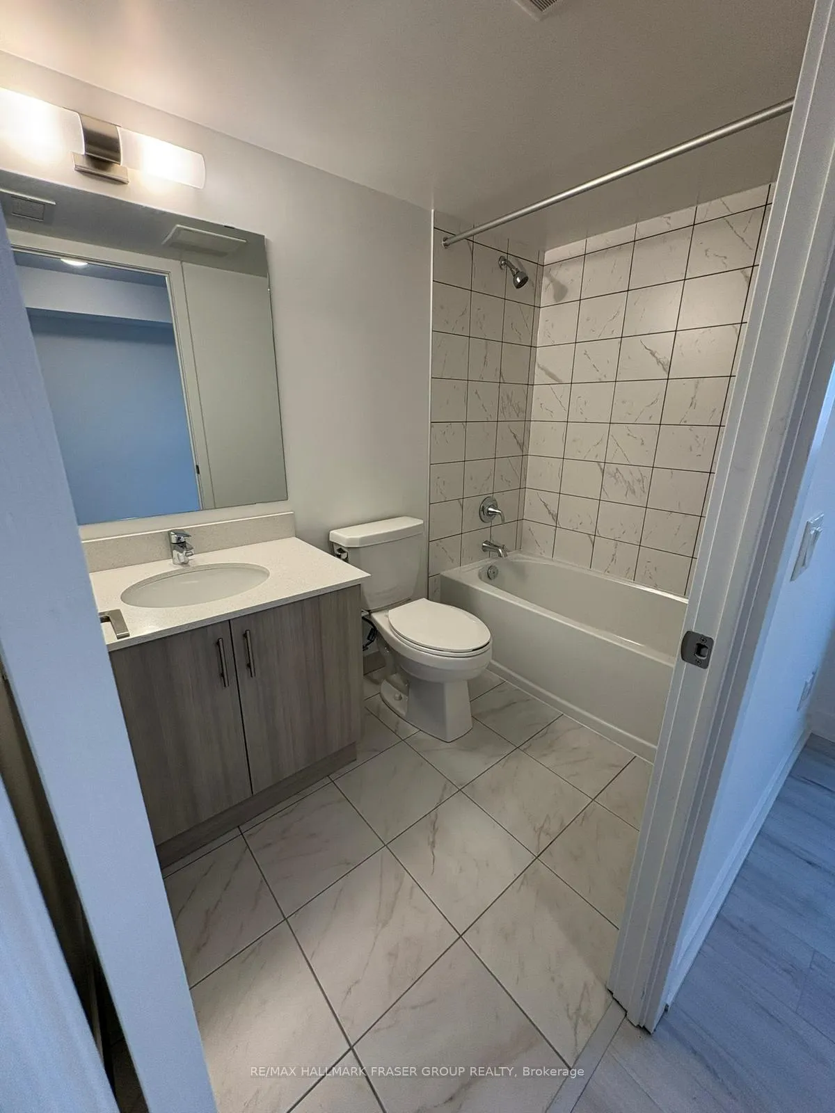 Photo 8 of Unit 1102, 1010 Sandy Beach Road, Pickering, Bay Ridges — HOMEH