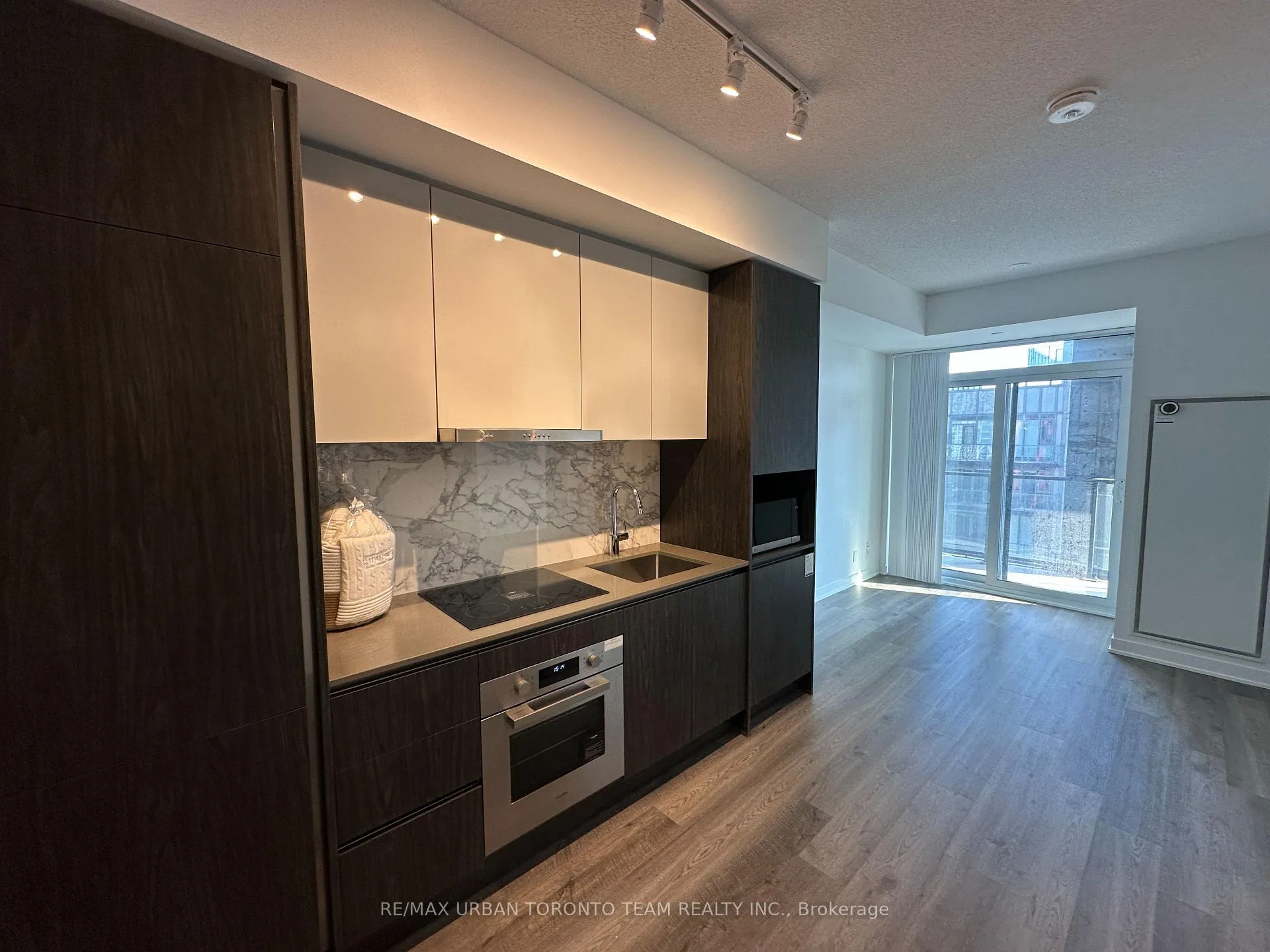 Photo 2 of Unit 2008, 180 Front Street E, Toronto, Moss Park — HOMEH