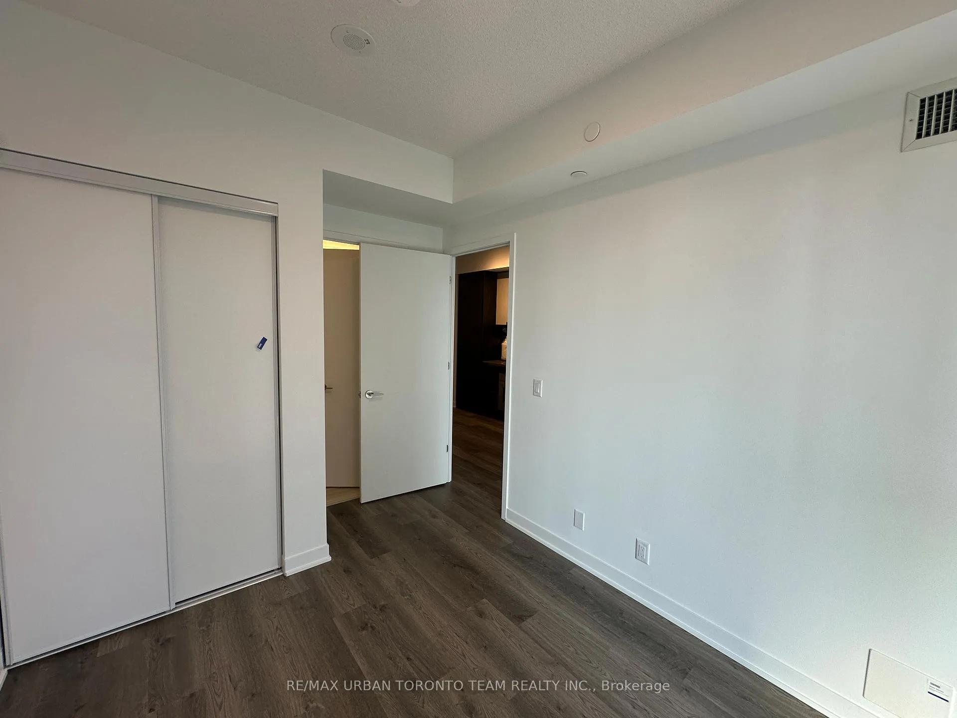 Photo 8 of Unit 2008, 180 Front Street E, Toronto, Moss Park — HOMEH