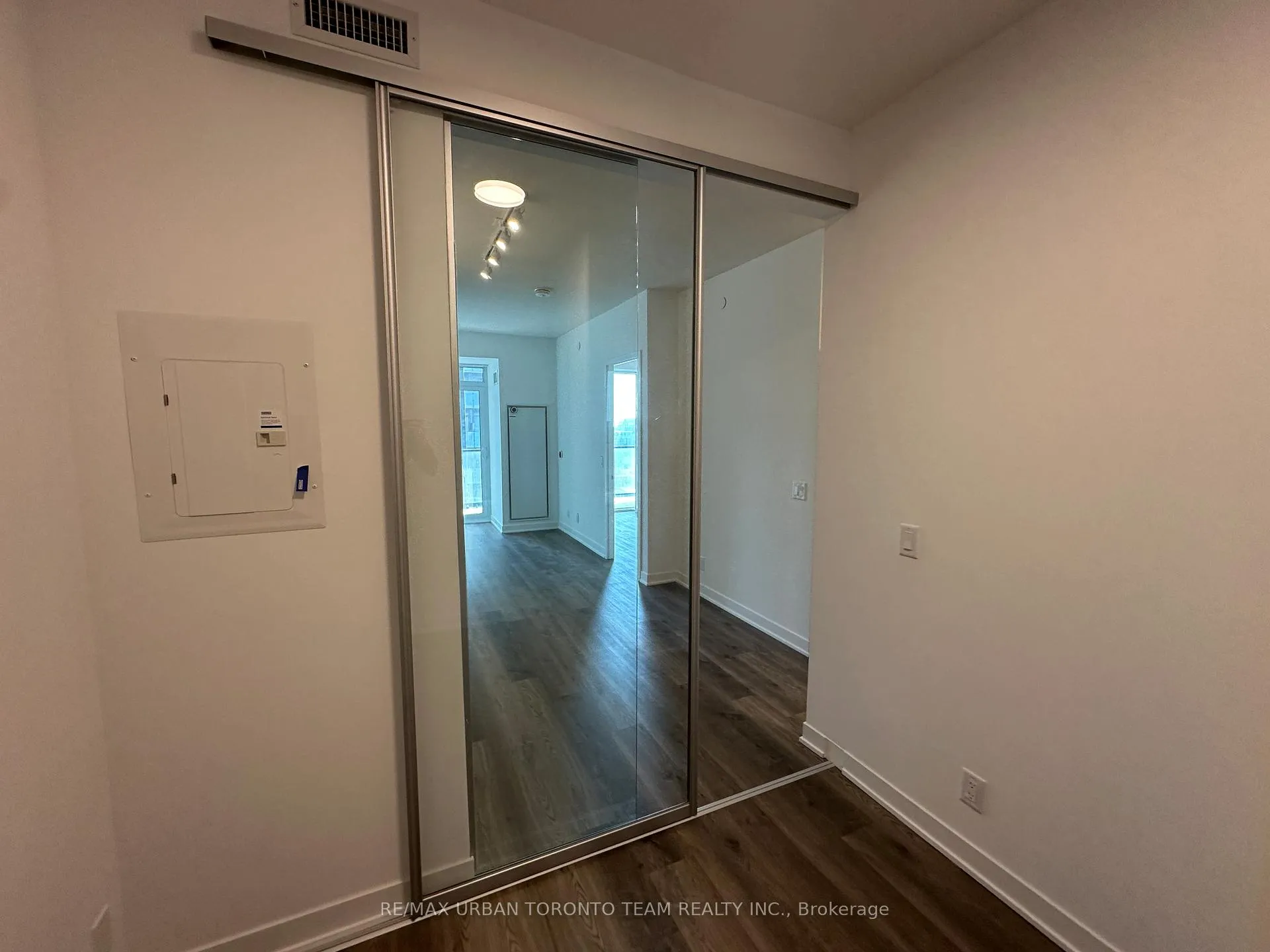 Photo 14 of Unit 2008, 180 Front Street E, Toronto, Moss Park — HOMEH