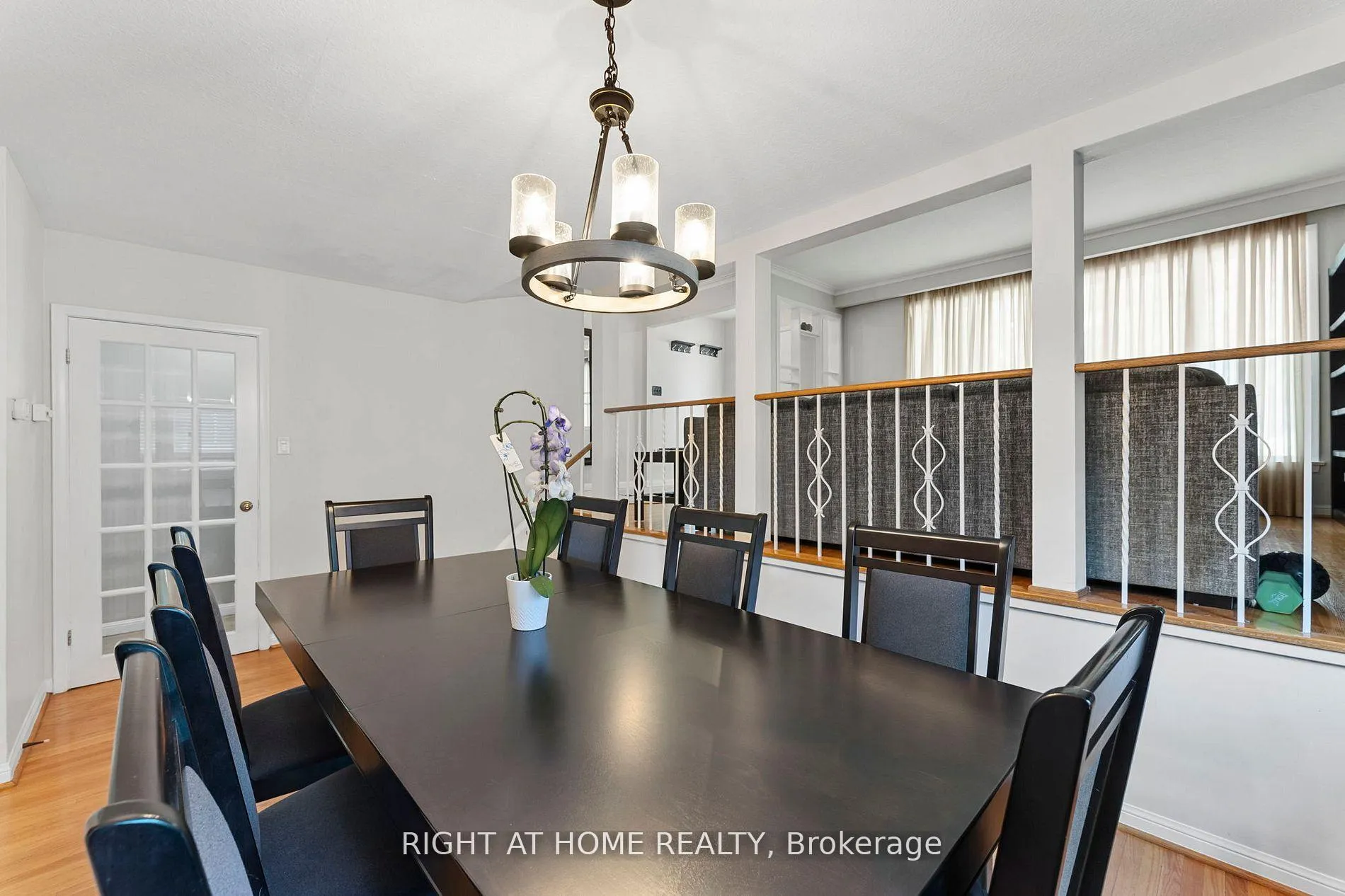 Photo 11 of 19 Dunsany Crescent, Etobicoke, Willowridge-Martingrove-Richview — HOMEH