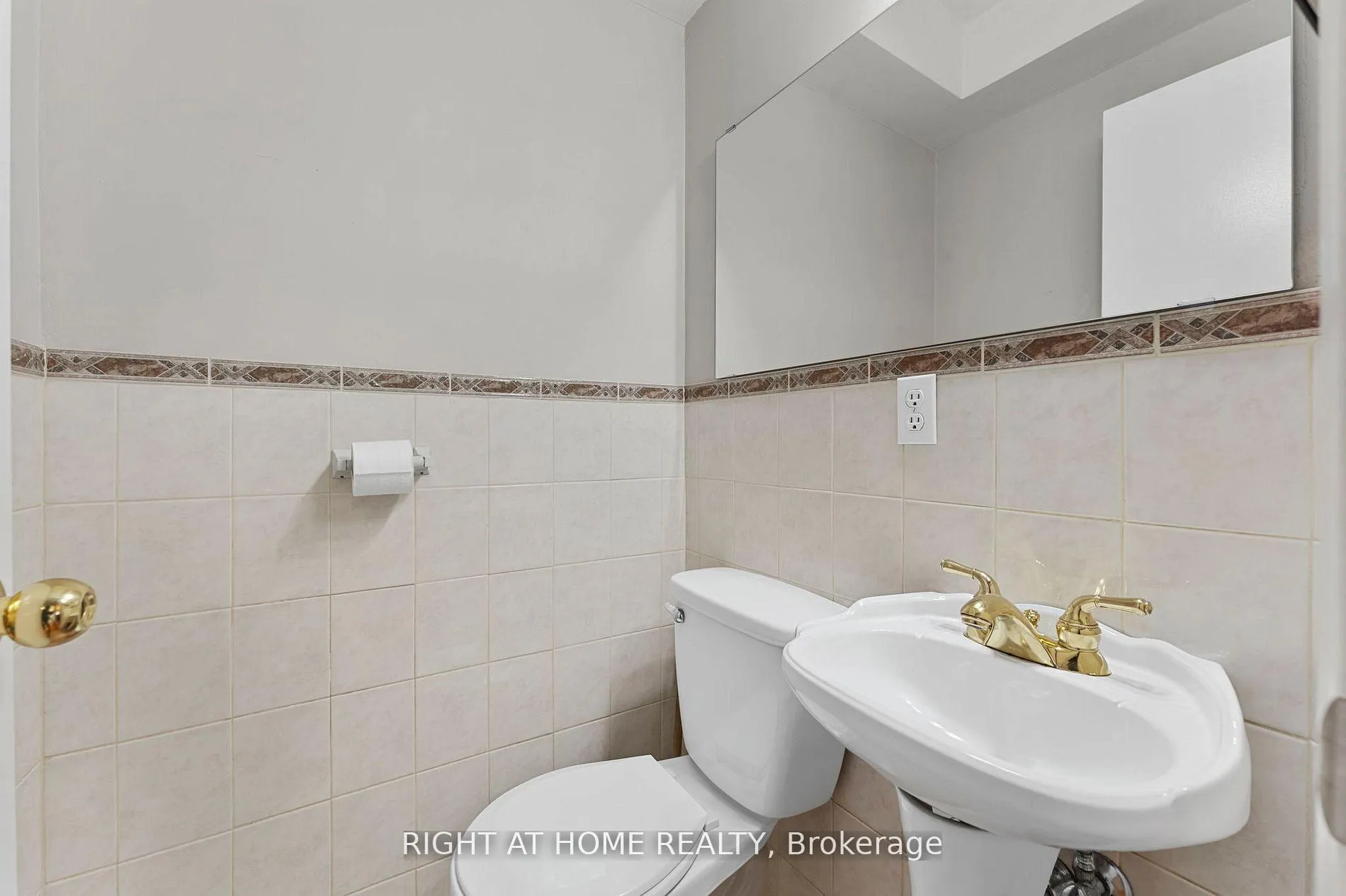 Photo 18 of 19 Dunsany Crescent, Etobicoke, Willowridge-Martingrove-Richview — HOMEH