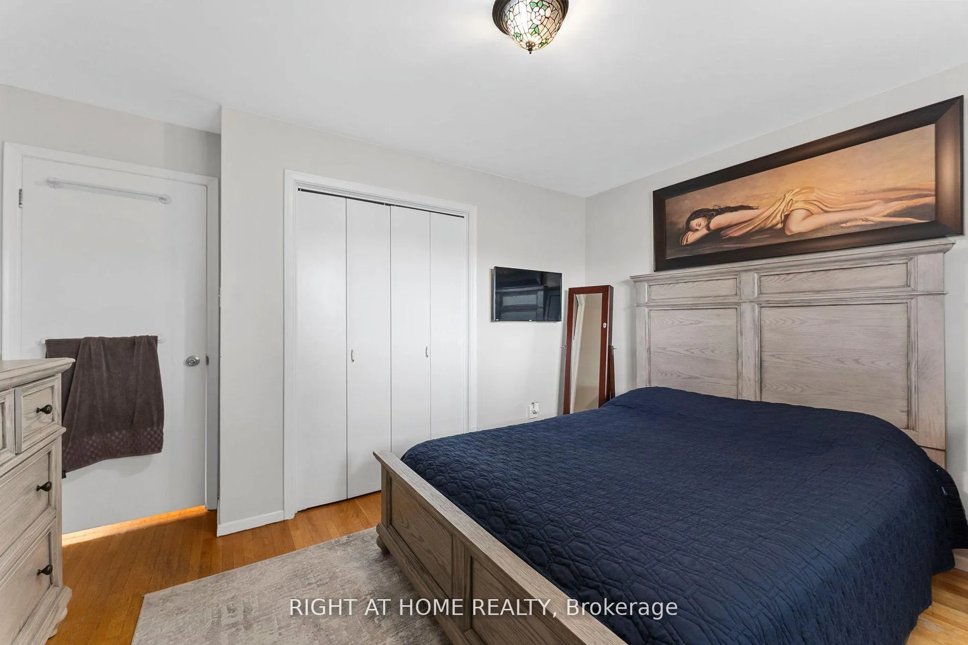 Photo 20 of 19 Dunsany Crescent, Etobicoke, Willowridge-Martingrove-Richview — HOMEH